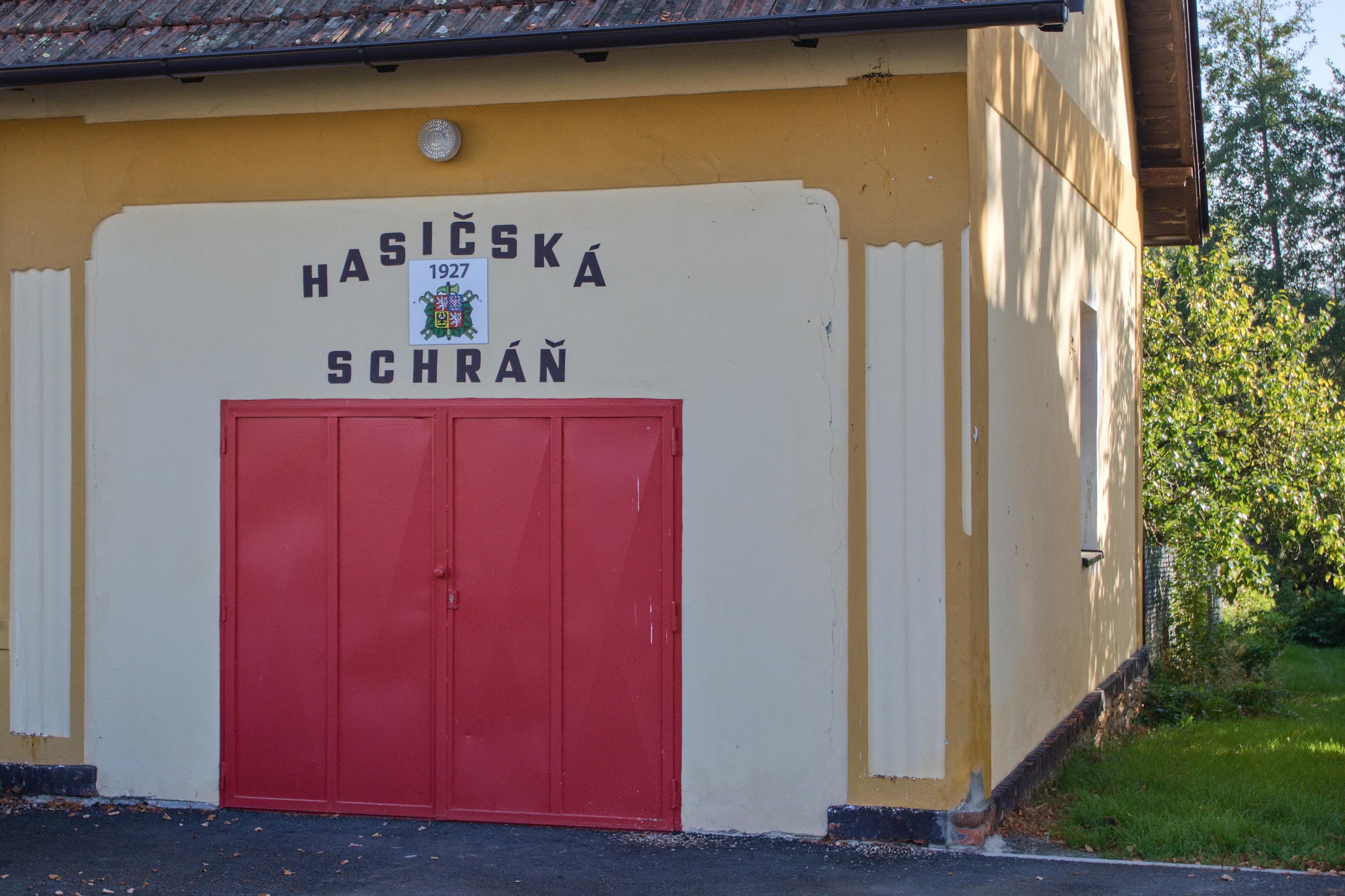 Dlouhá Lhota - obecní úřad foto 5