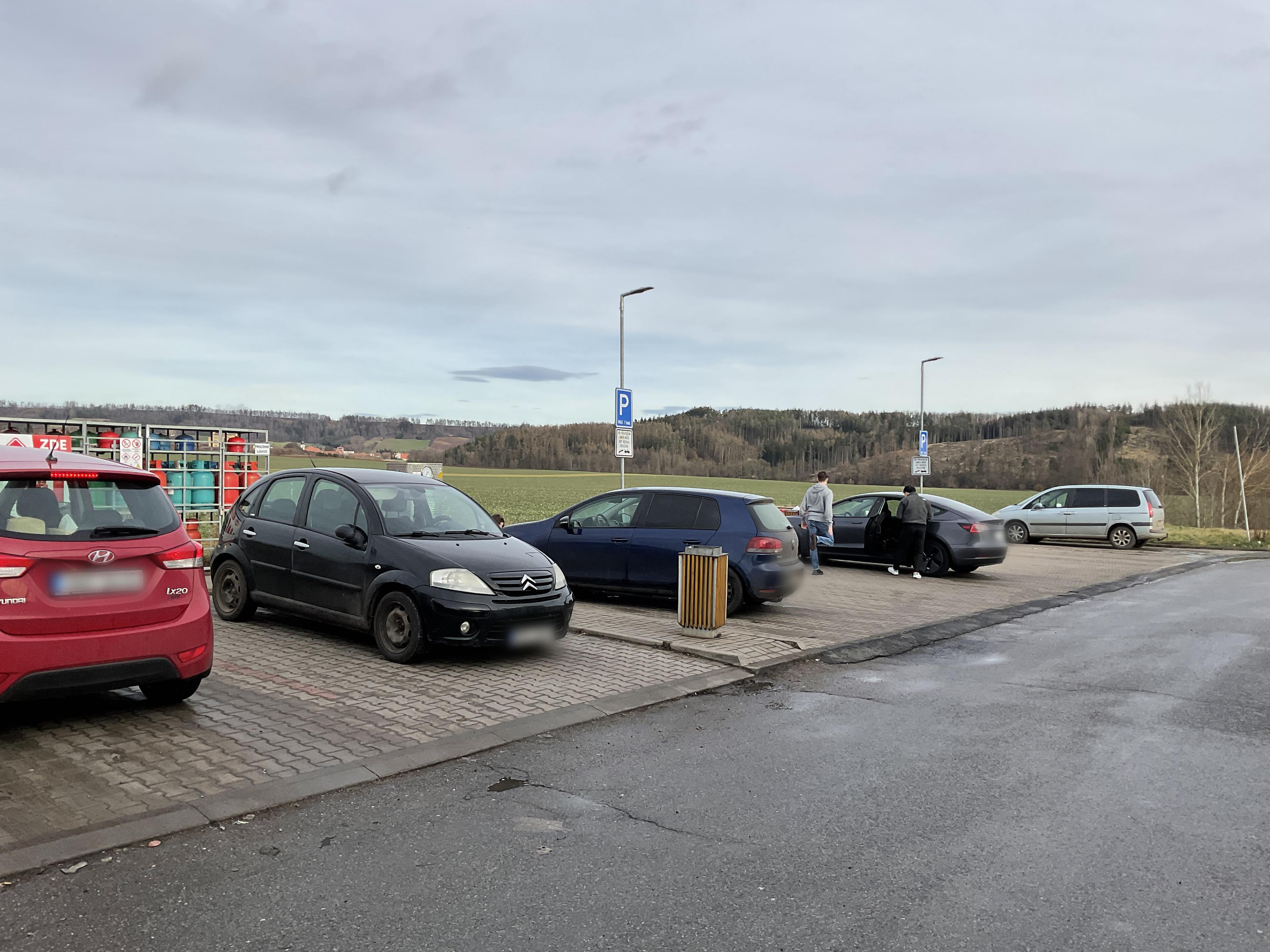 Občerstvení u čerpací stanice Tank ONO Krupá foto 4