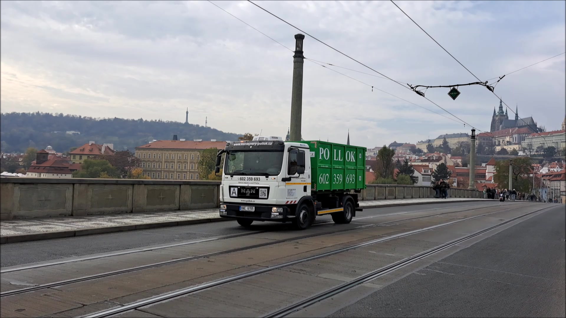 Kontejnery-Pollok foto 2 (náhled videa)