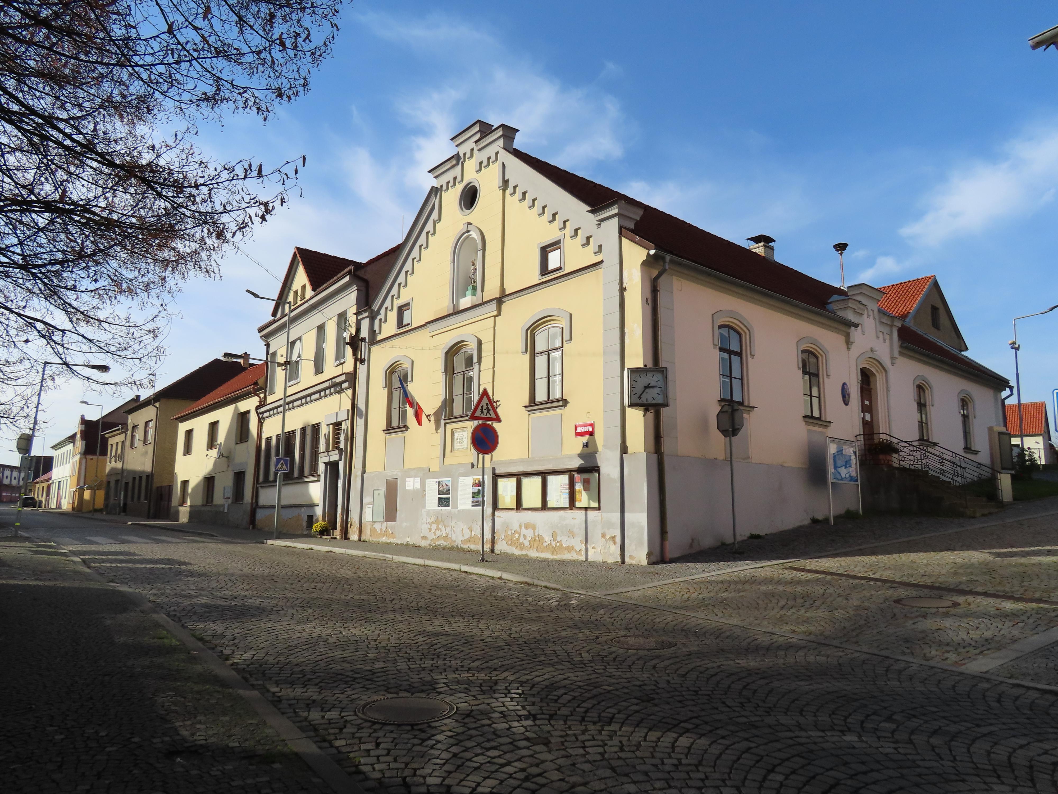 Kácov - úřad městyse foto 3