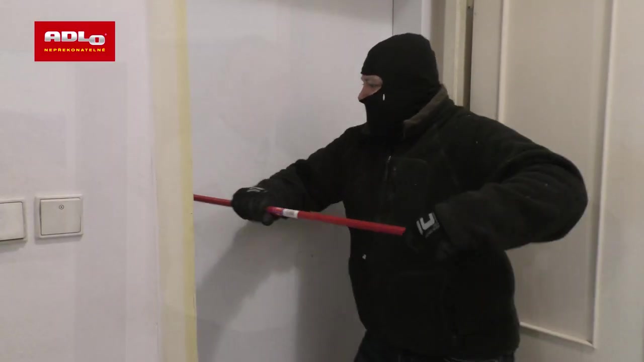 ADLO - bezpečnostní dveře foto 2 (náhled videa)