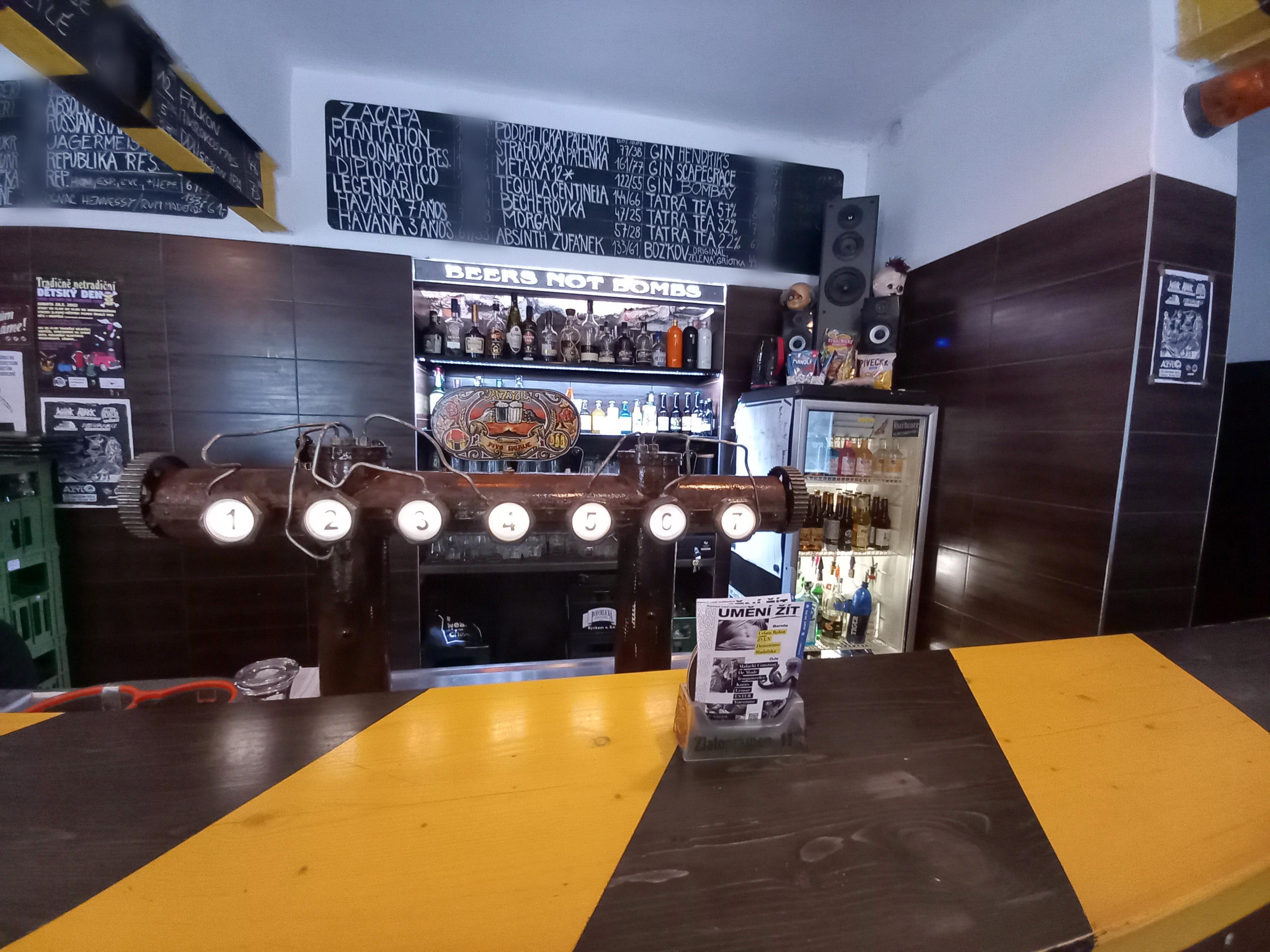 Pivní bar Azyl foto 5