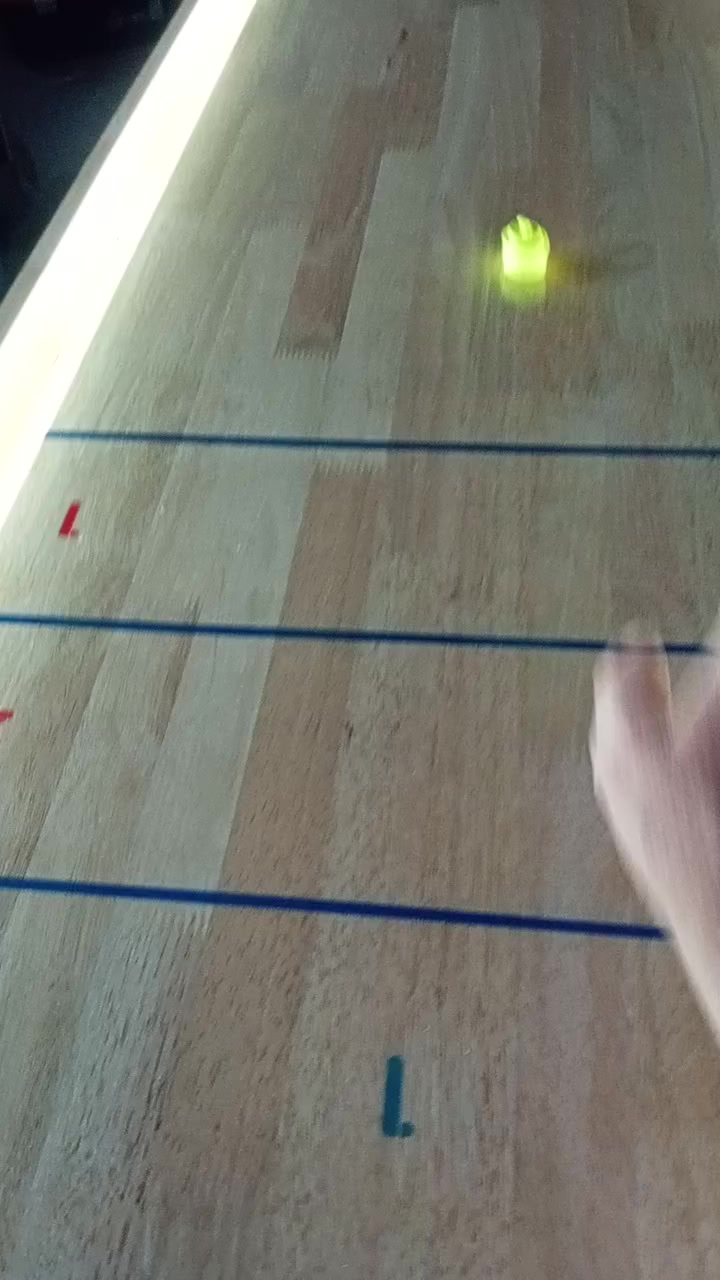 Stoly a desky na Curling a Shuffleboard foto 2 (náhled videa)