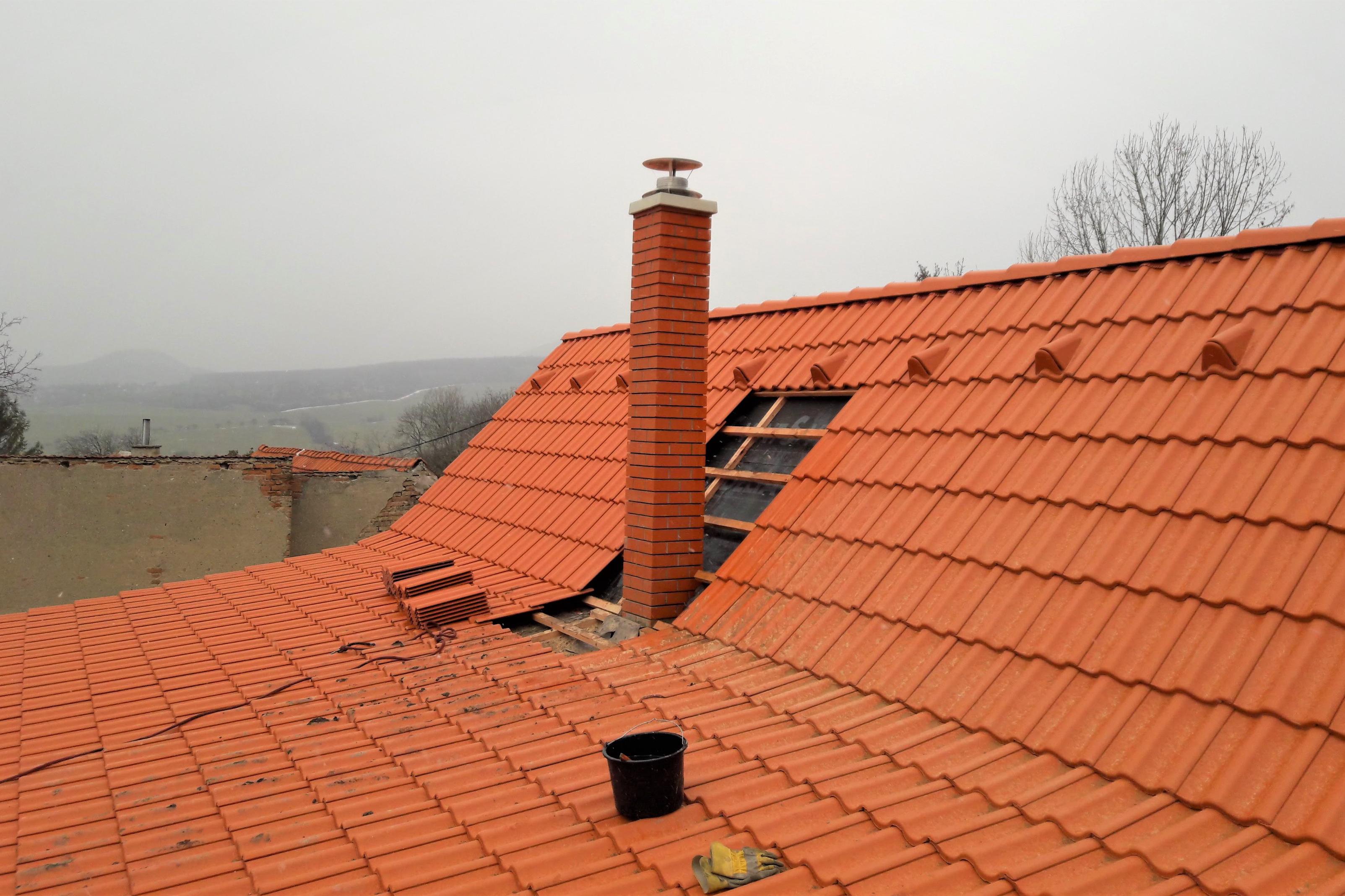 Přestavby komínů nad střechou