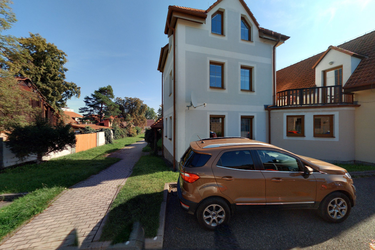 Ing. Tereza Lešetická – RE/MAX Power foto 2