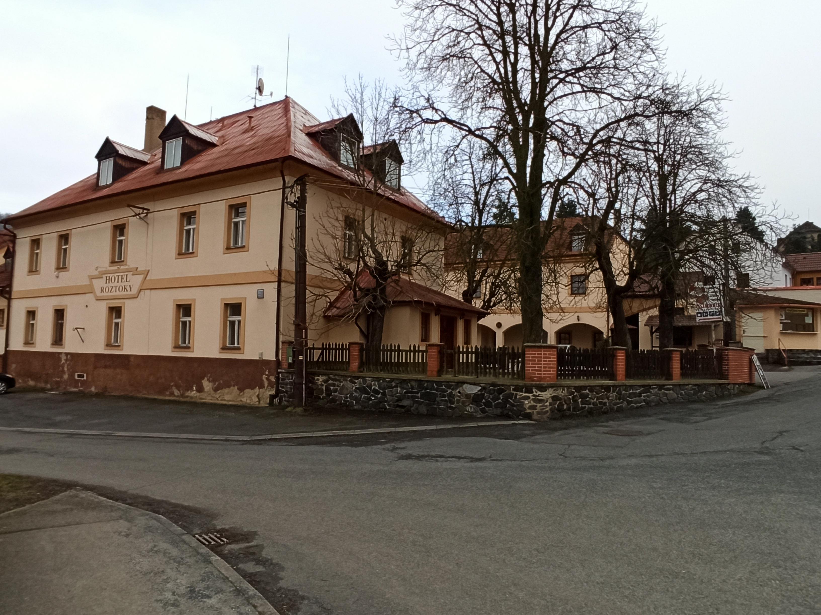 Hotel Roztoky foto 4