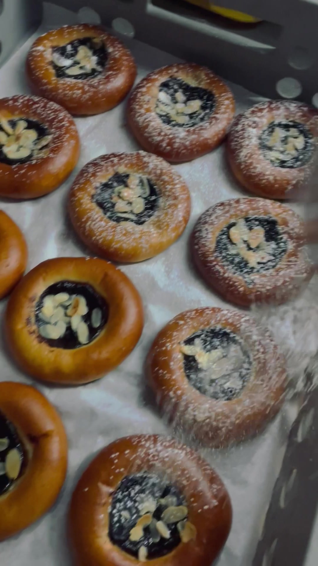 Le pain et café foto 2 (náhled videa)