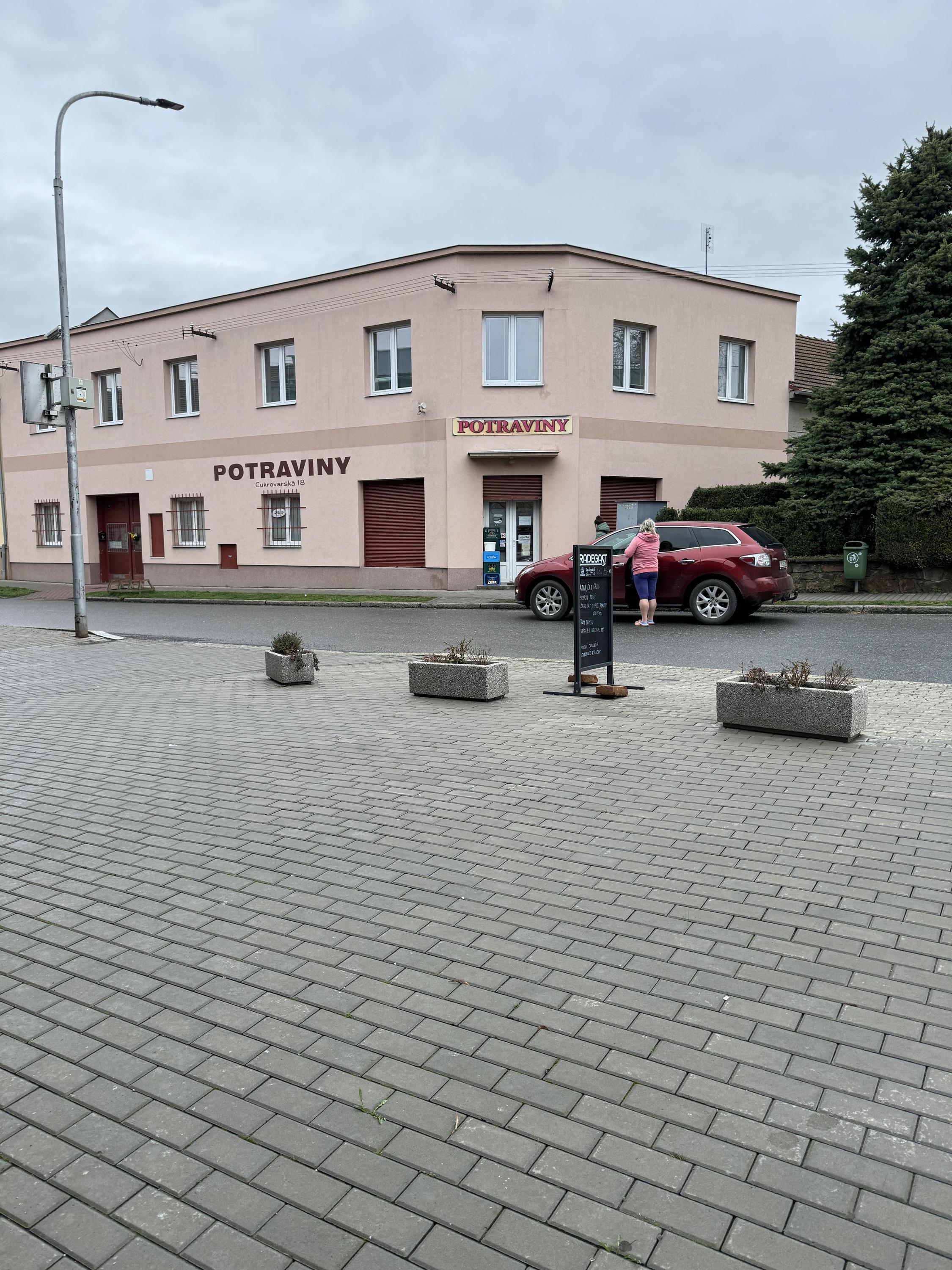 Potraviny - Cukrovarská 18 foto 1