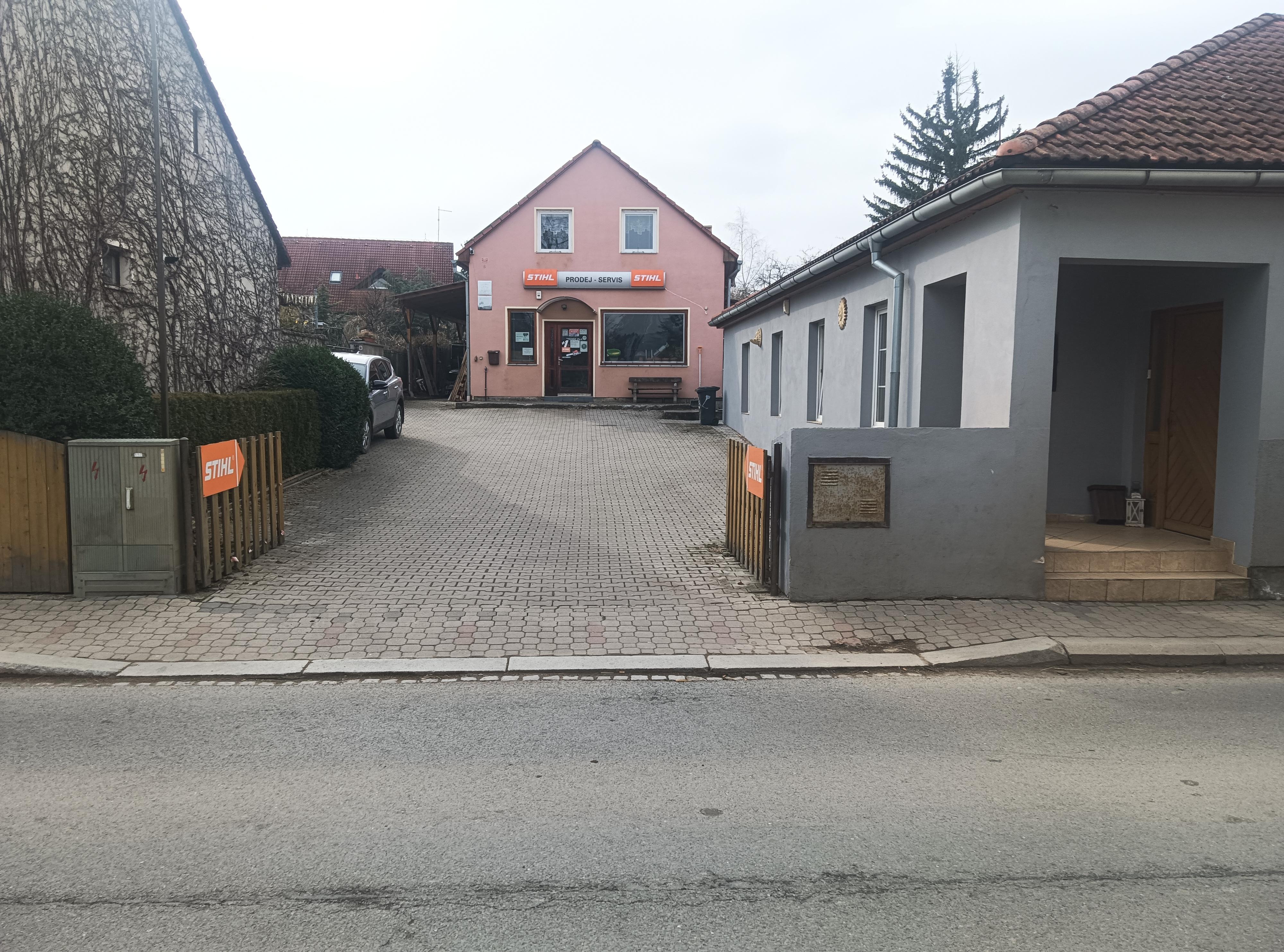 Petr Škola, Blovice s.r.o. - zahradní technika foto 2