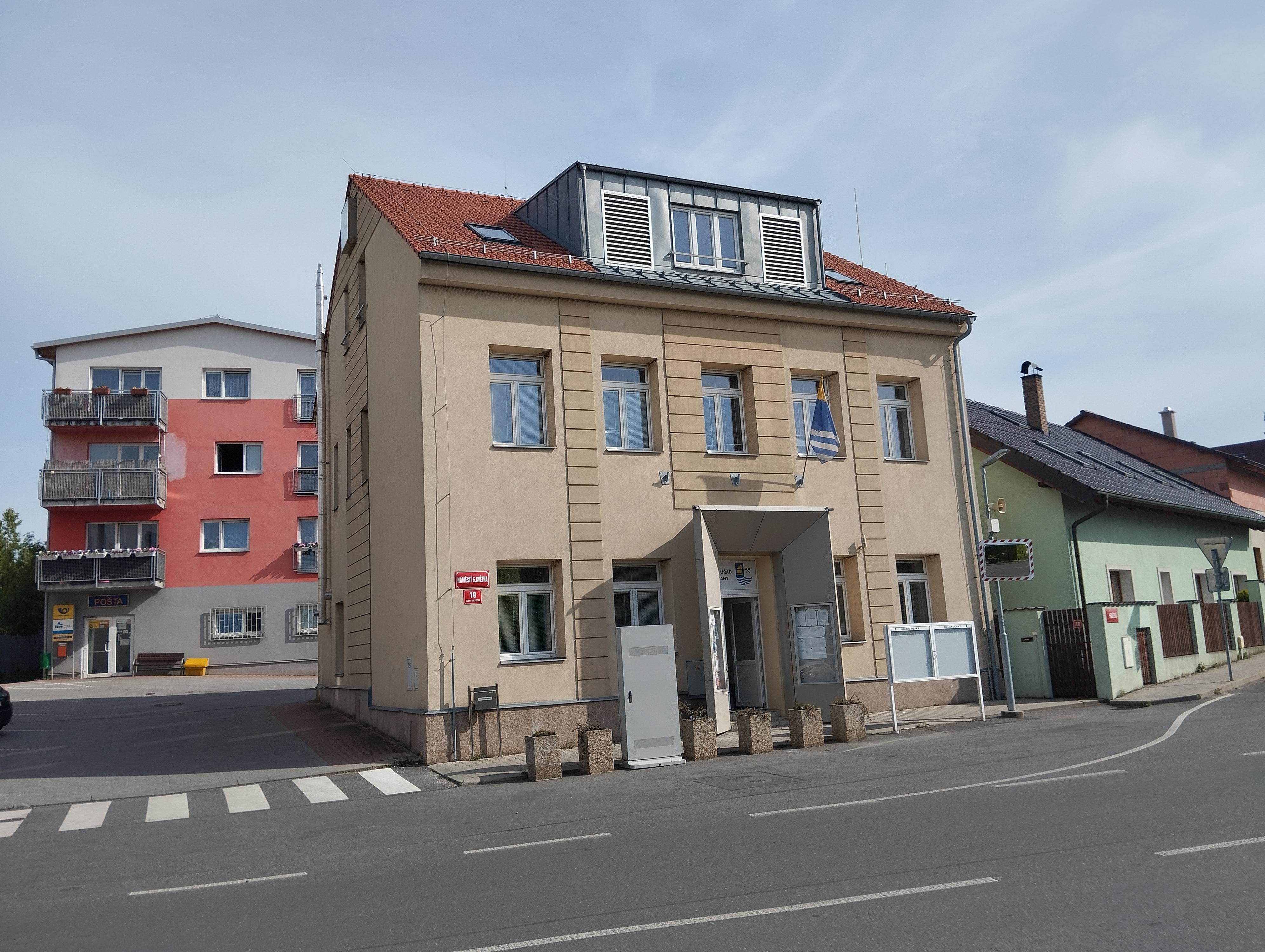 Jinočany - obecní úřad foto 4