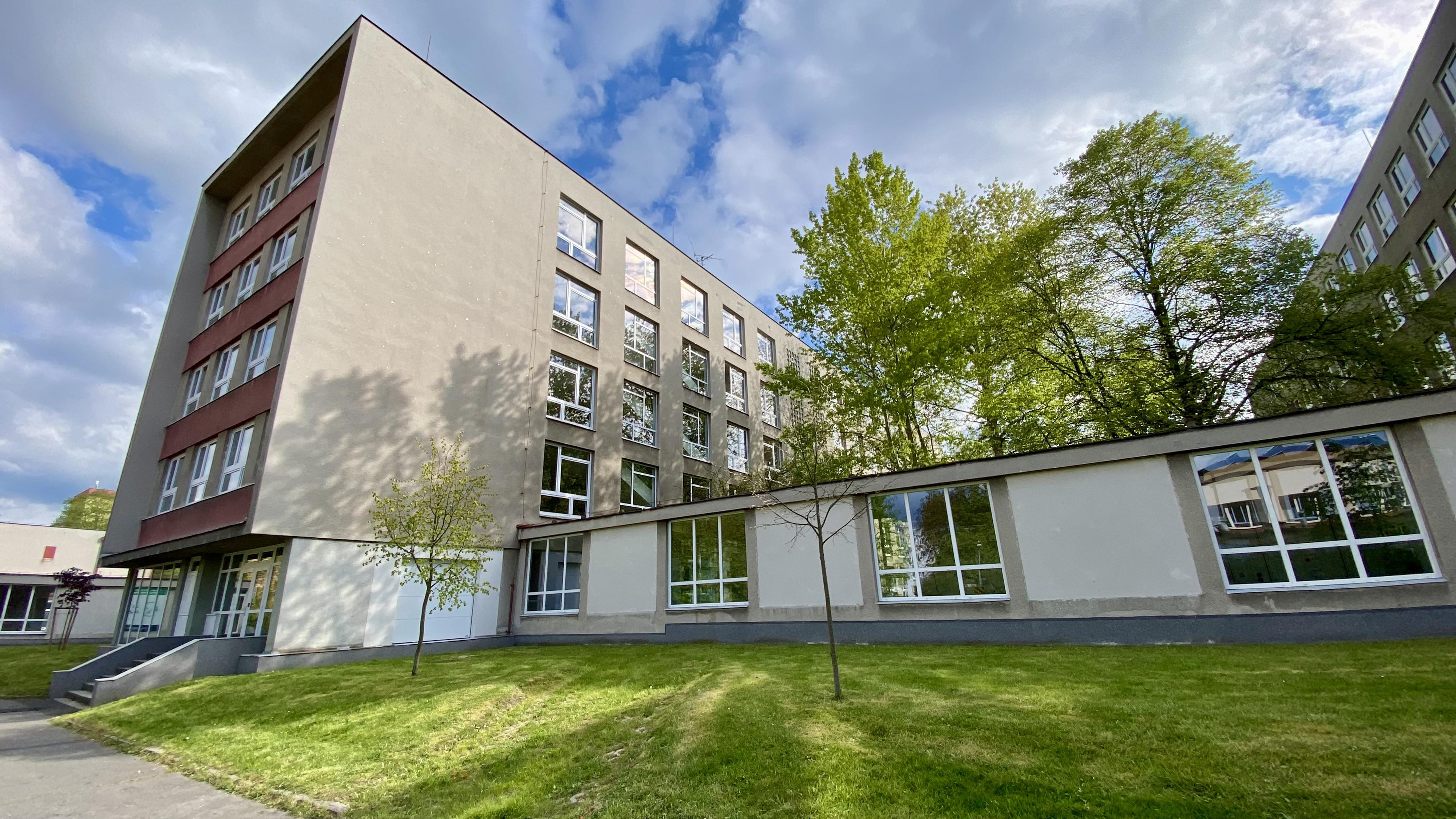 Vyšší odborná škola a Střední průmyslová škola elektrotechnická Plzeň foto 2