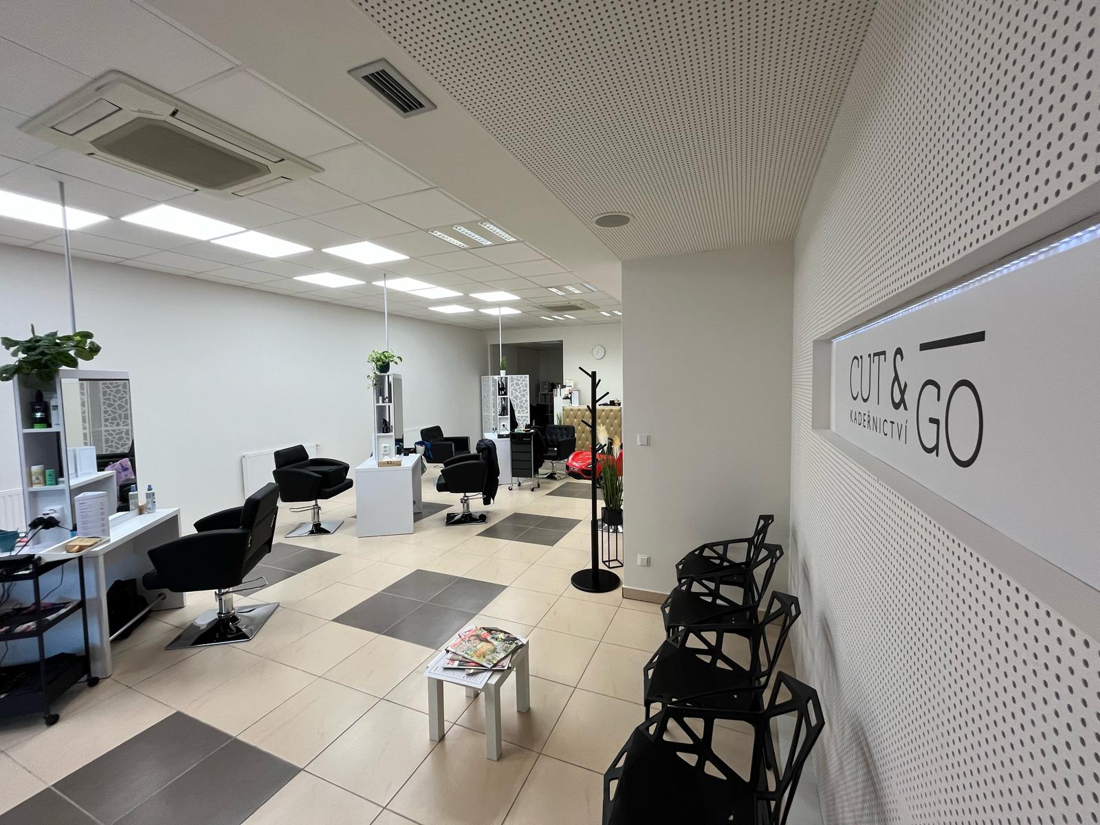 CUT&GO Kadeřnictví Brno Slatina foto 2