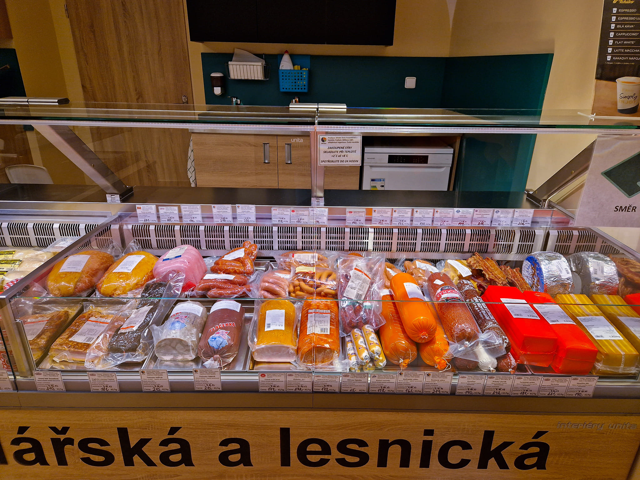 Učňovská prodejna - Střední škola hospodářská a lesnická, Frýdlant foto 1