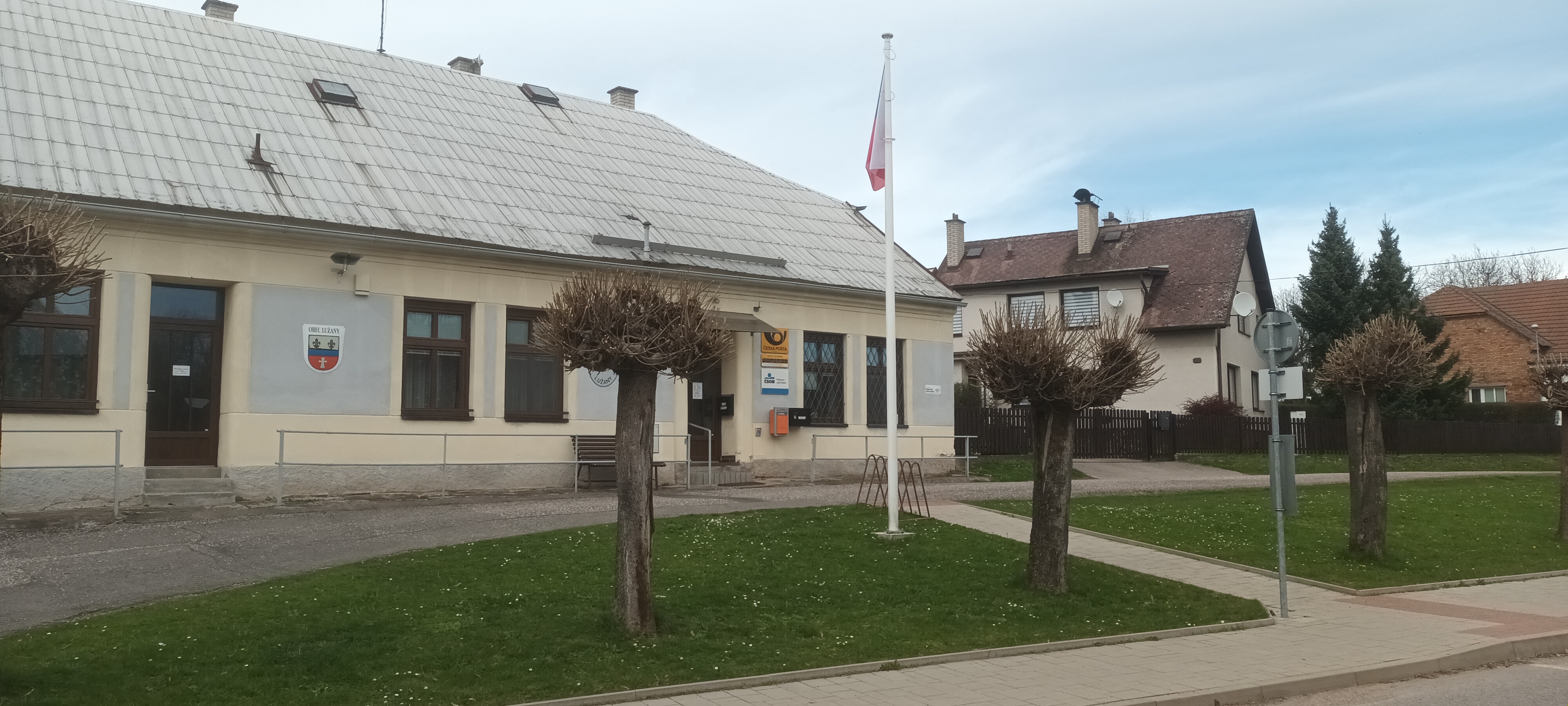 Obecní úřad Lužany foto 3