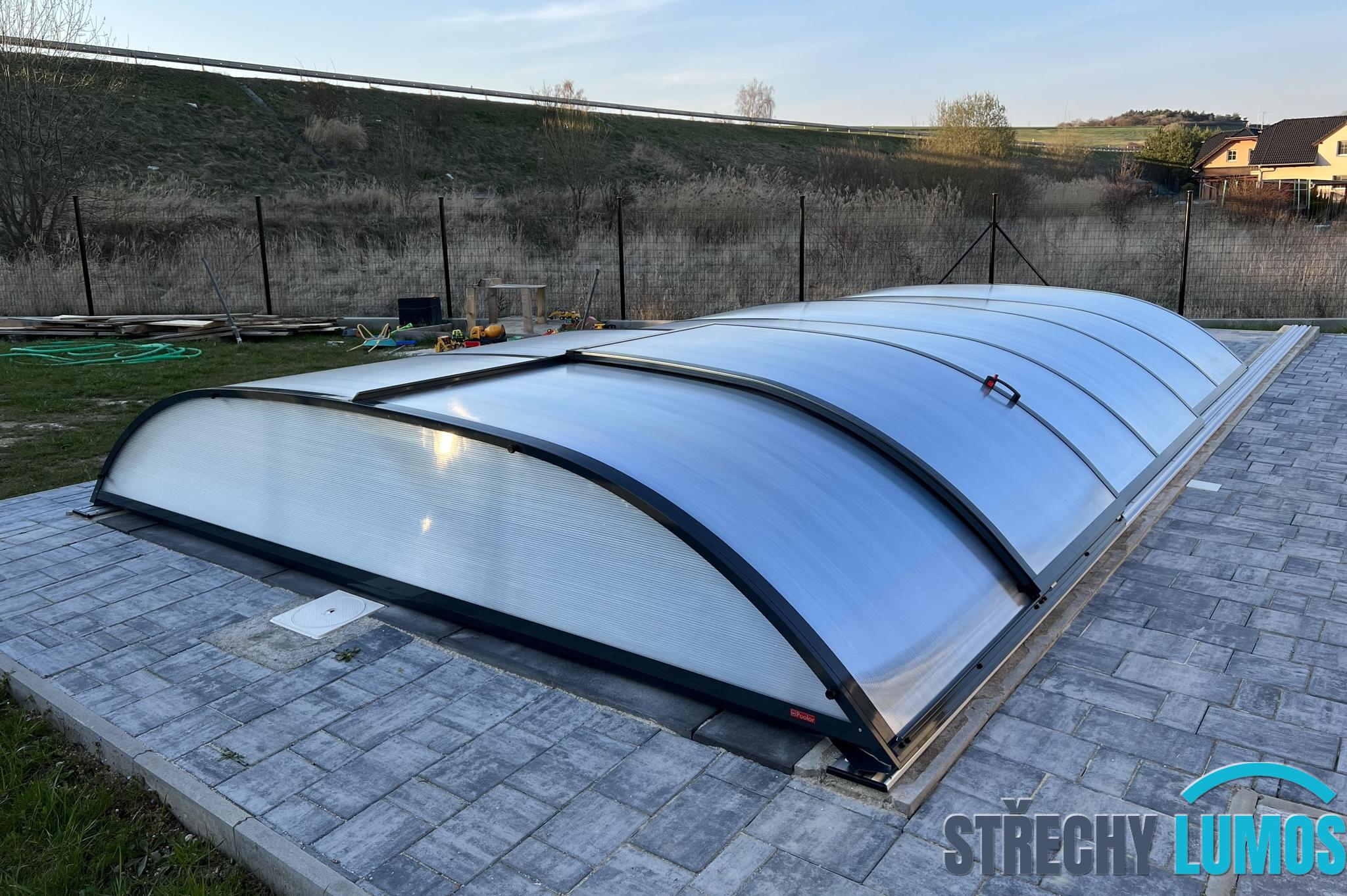 Posuvné zastřešení bazénu