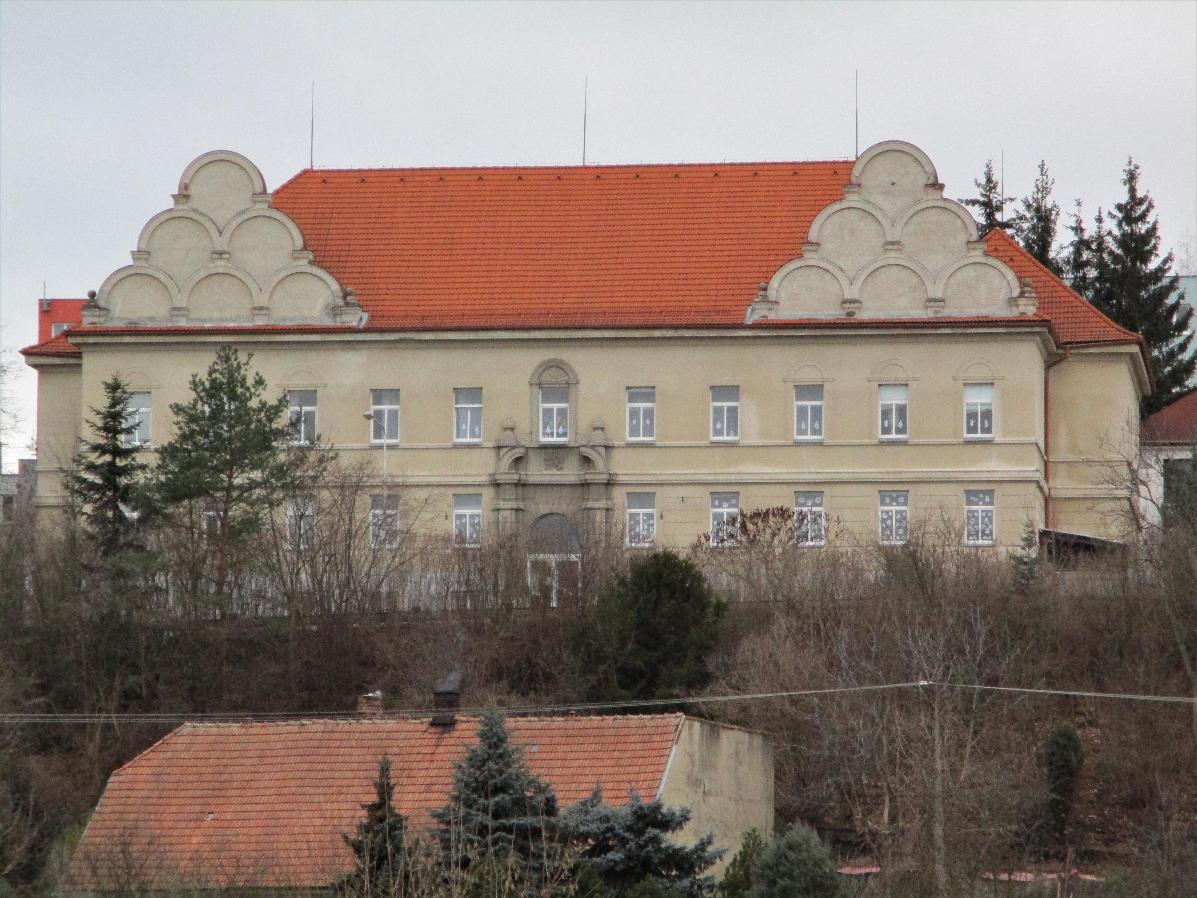 Dětský domov, ZŠ, Školní jídelna a Školní družina Volyně foto 1