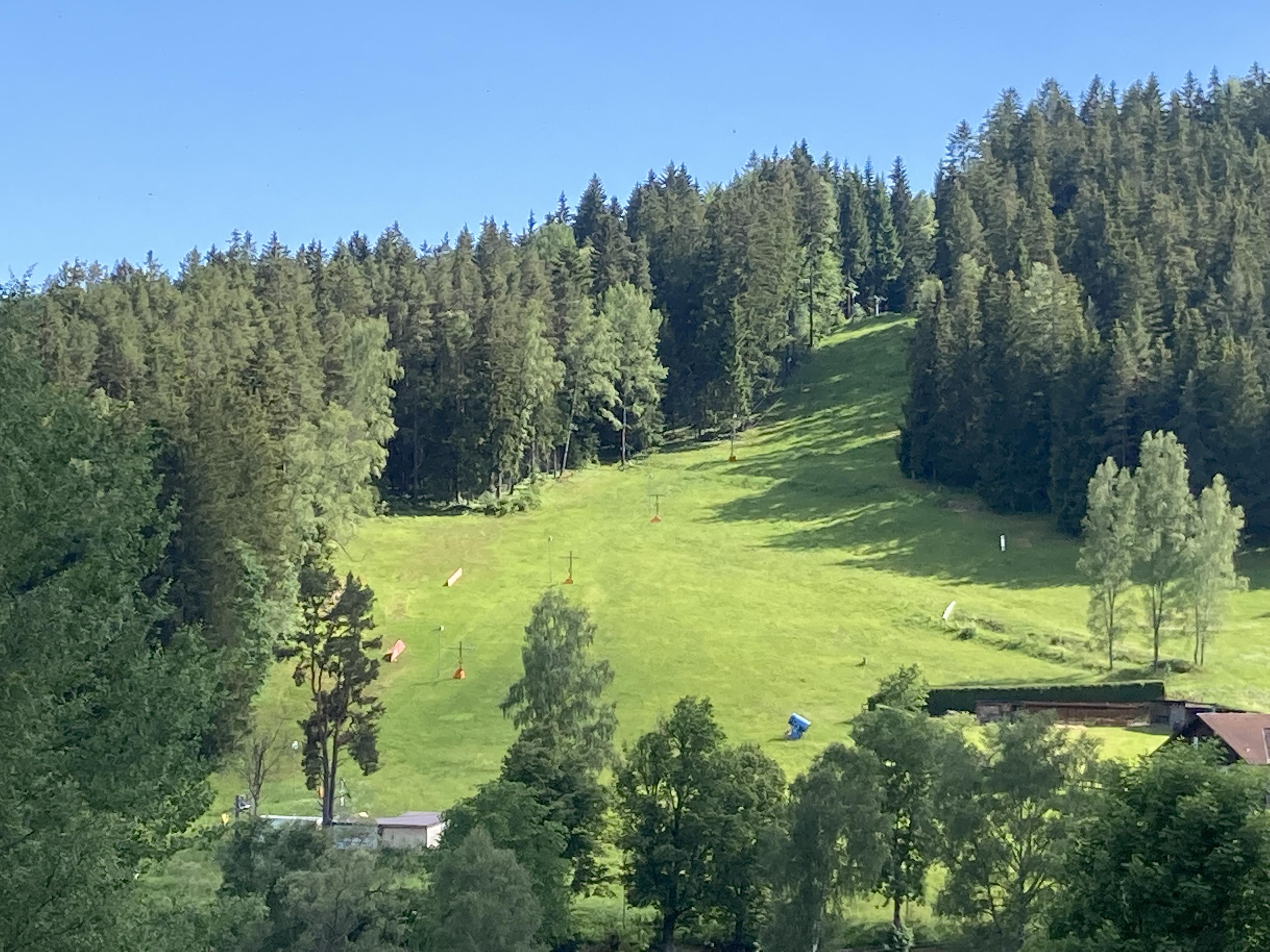 Lyžařský areál Nad Kovárnou