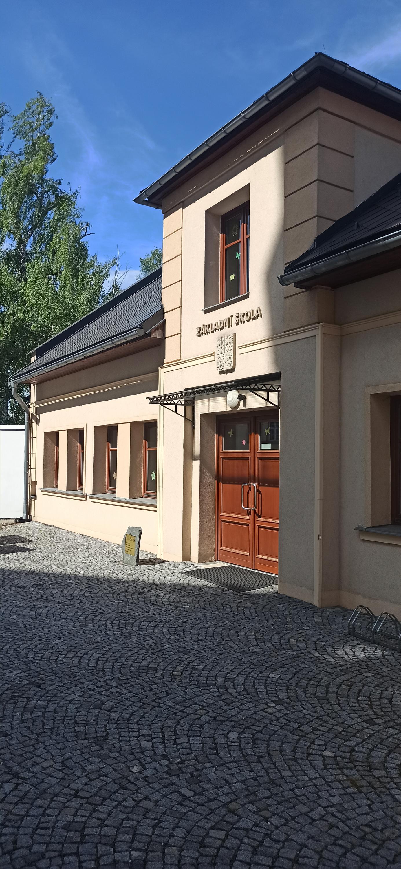 Základní škola , Rýmařov , Školní náměstí 1 foto 3