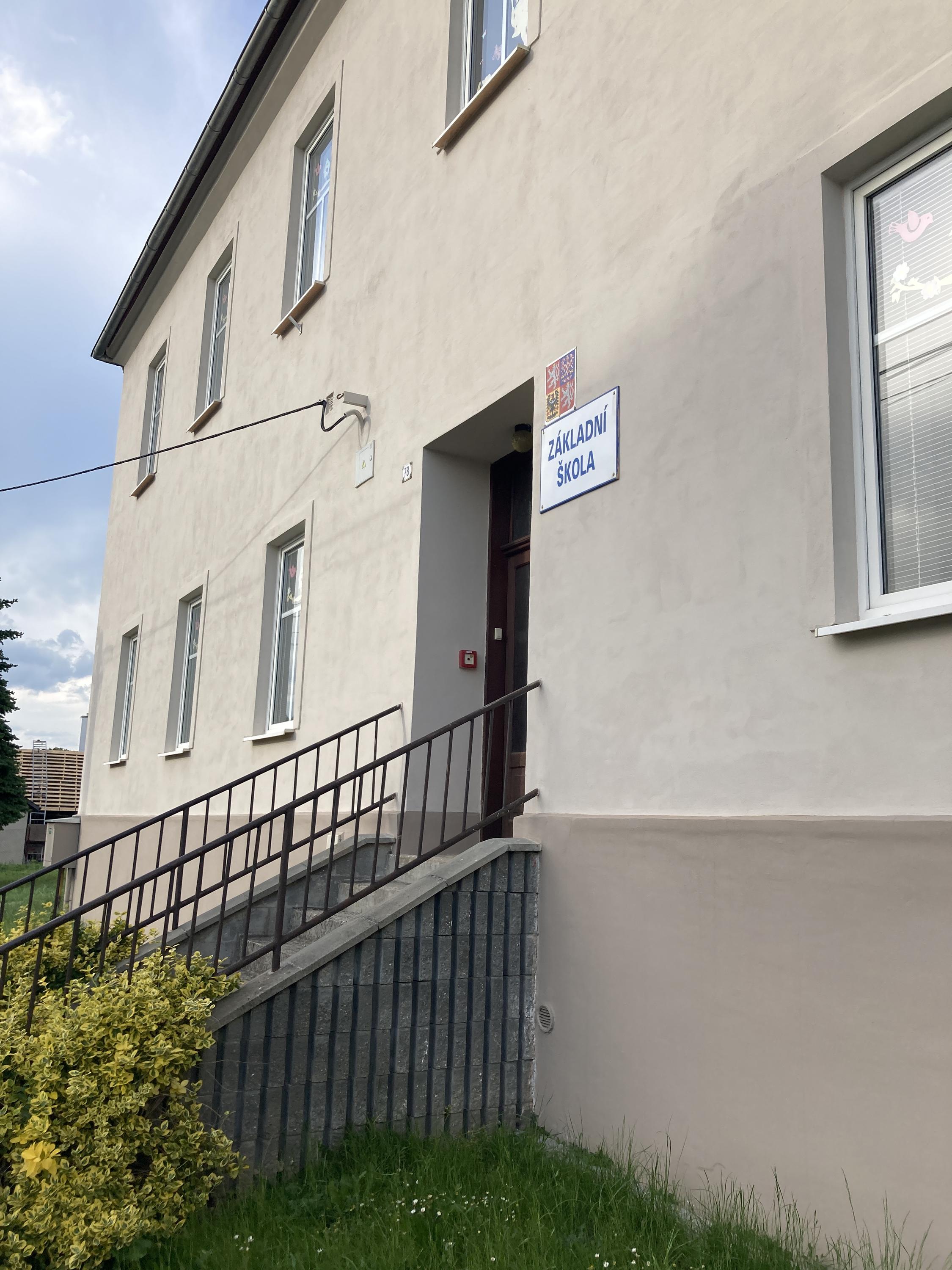 Základní škola a Mateřská škola Sazovice foto 2