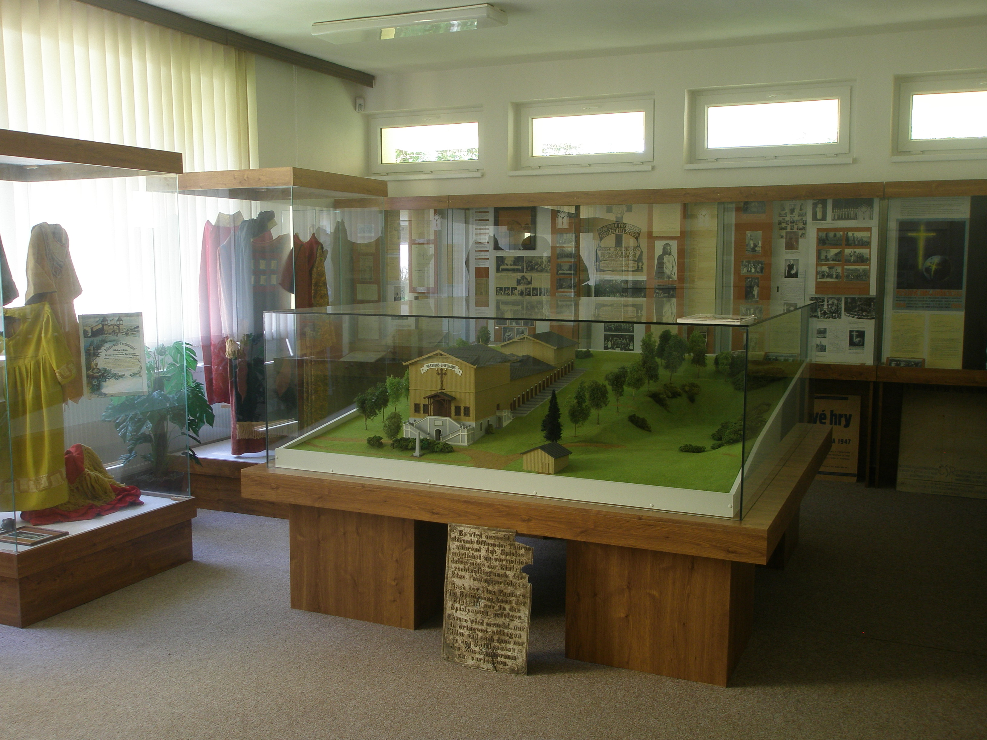 Muzeum pašijových her a Muzeum radiopřijímačů foto 4