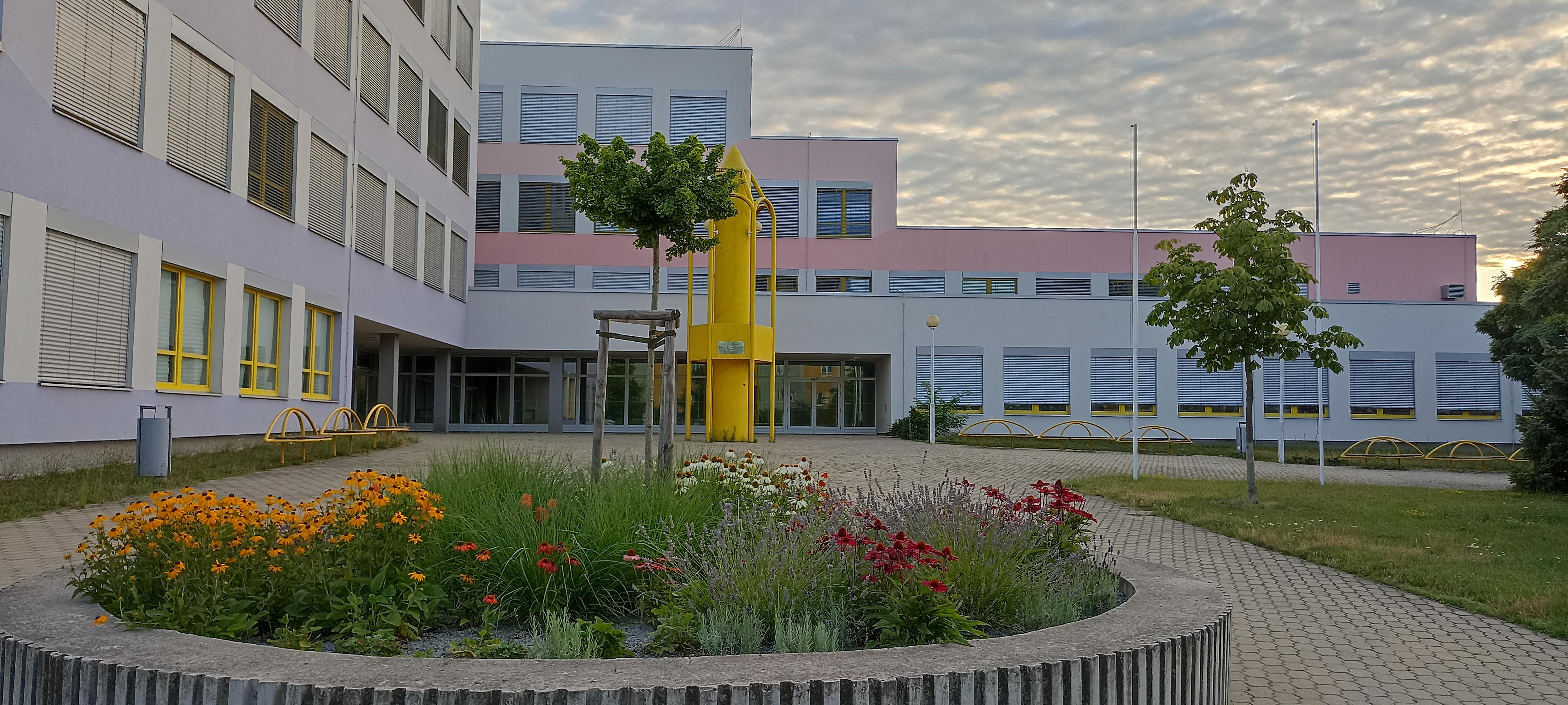 ZŠ a MŠ Mladá Boleslav, 17. listopadu foto 4