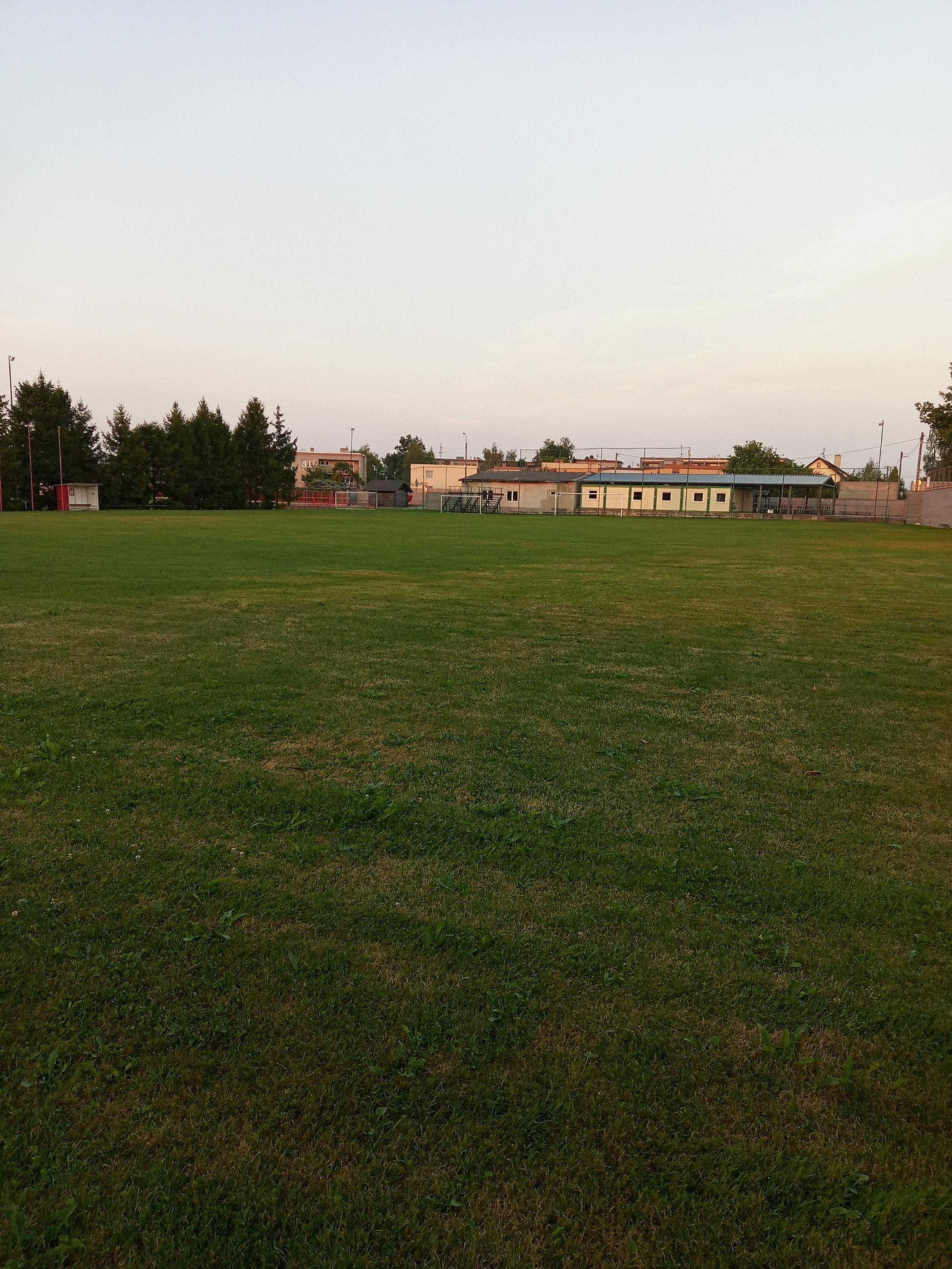 Fotbalové hřiště Březová foto 2