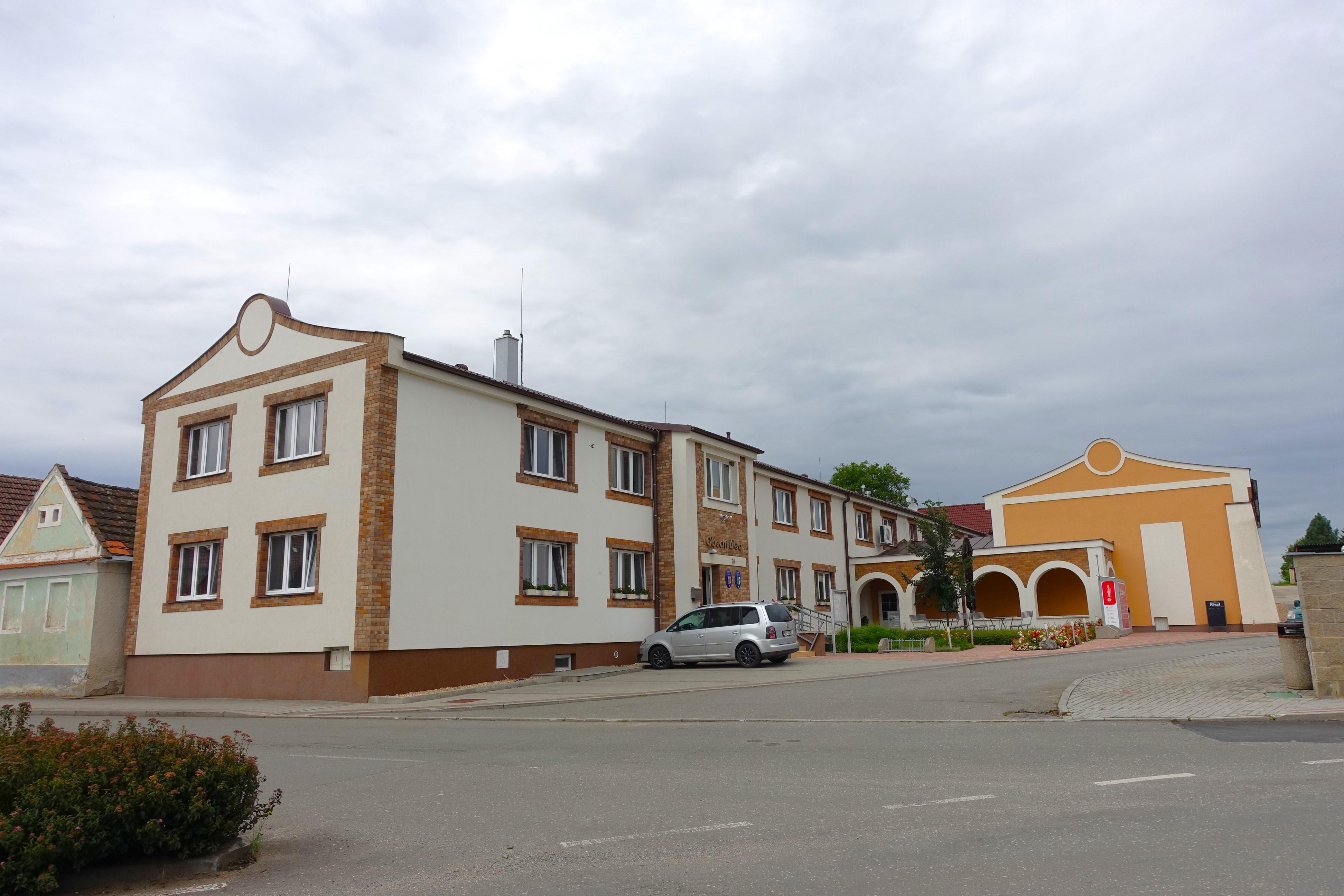 Želeč - obecní úřad foto 3