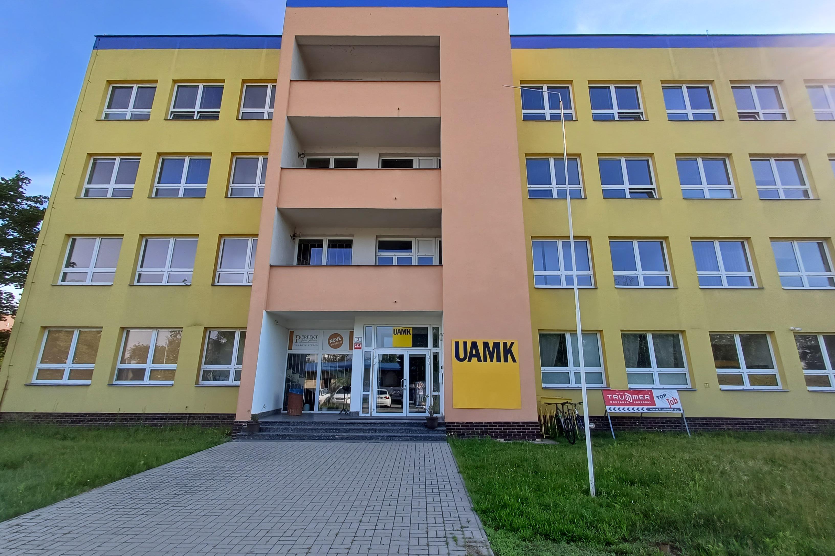 Autopůjčovna ÚAMK