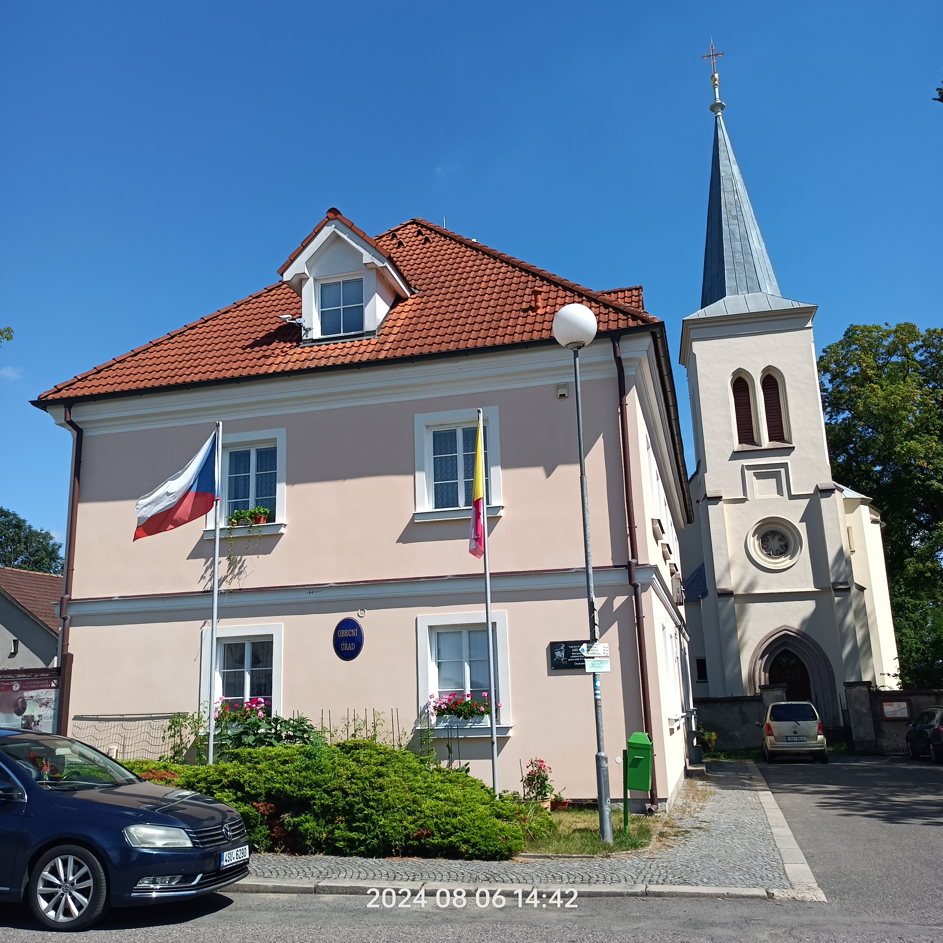 Klášter Hradiště nad Jizerou - obecní úřad foto 4