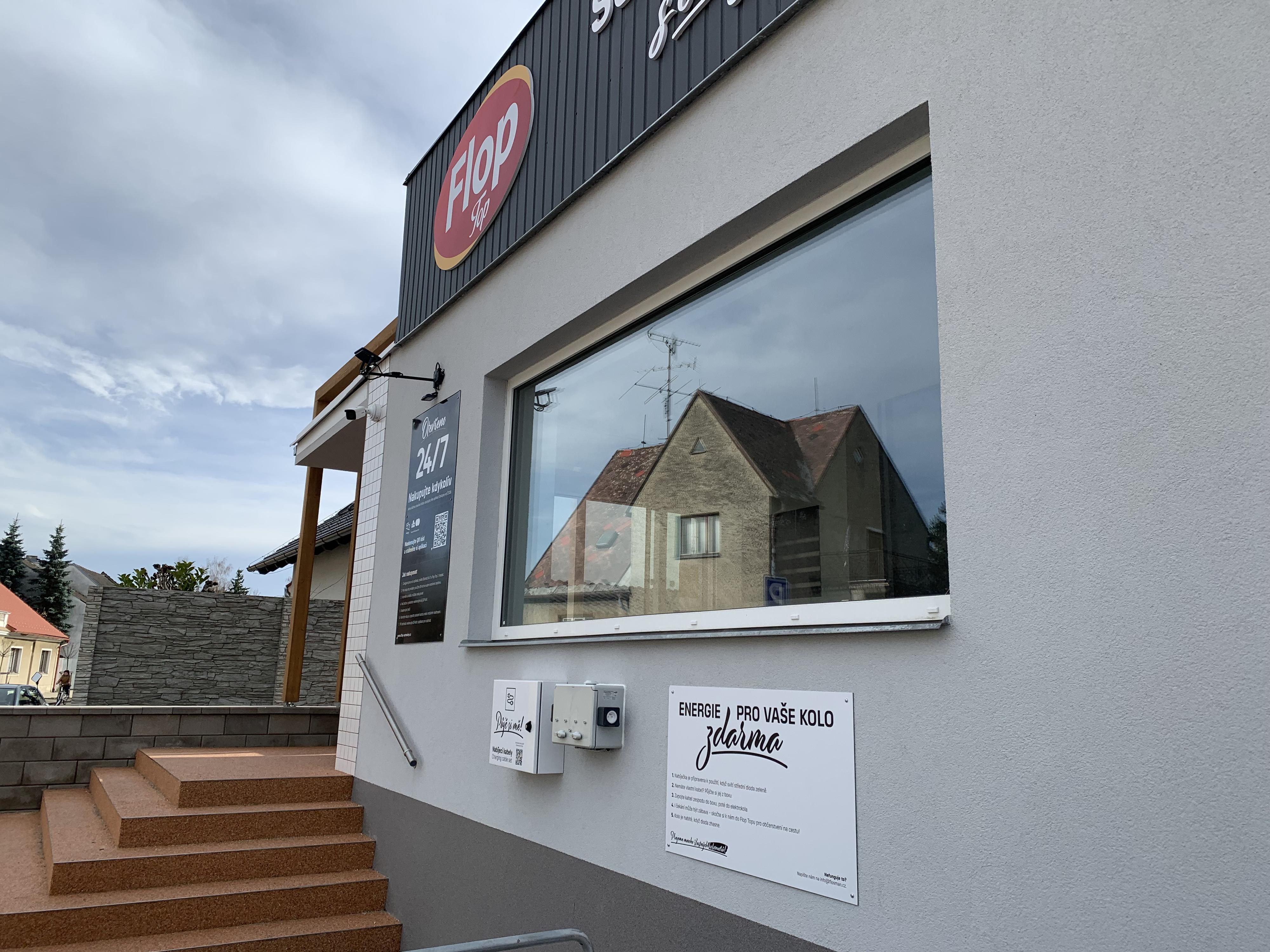 Nabíjecí stanice Flop-Top potraviny