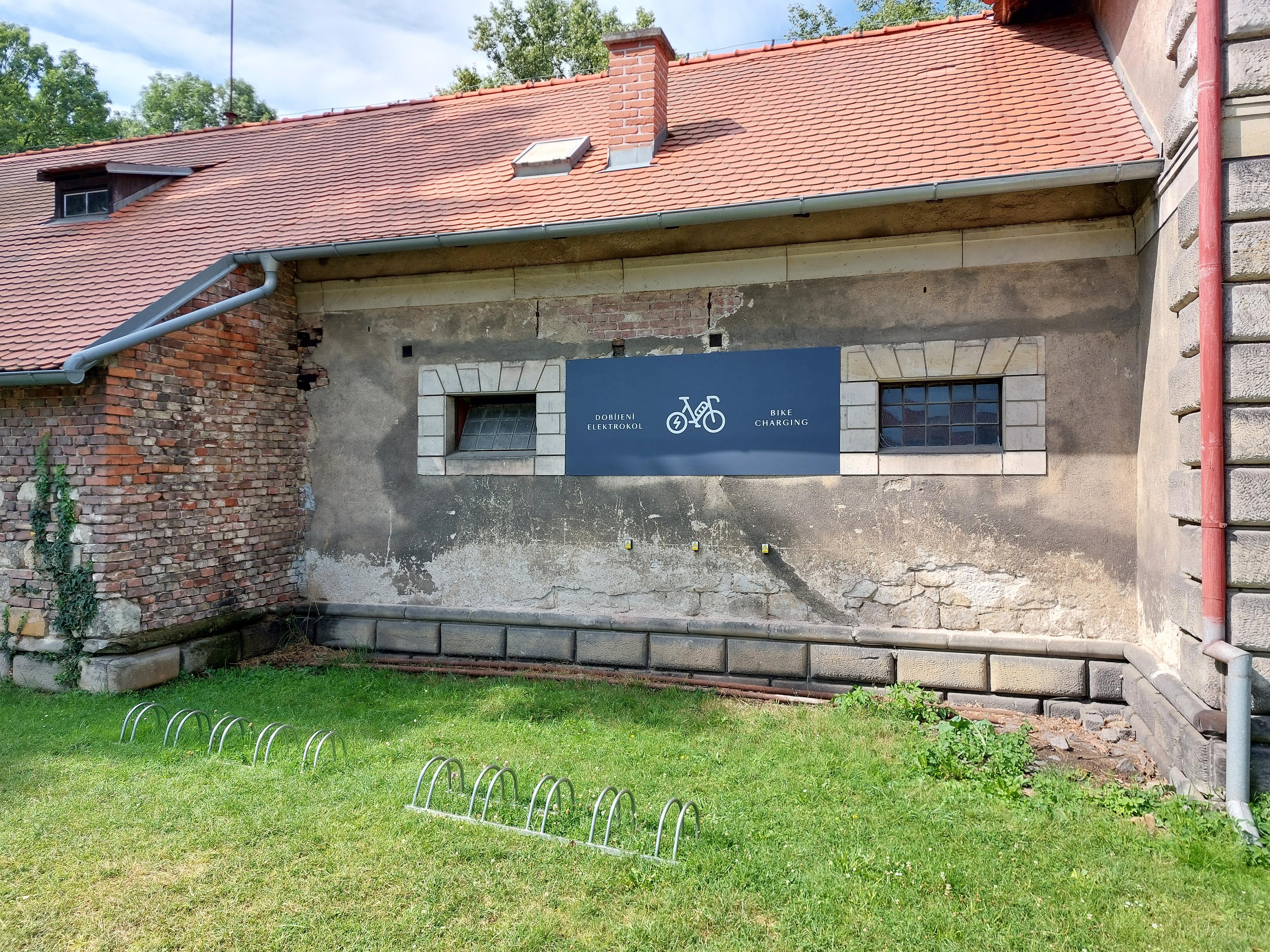 Nabíjecí stanice Nelahozeves