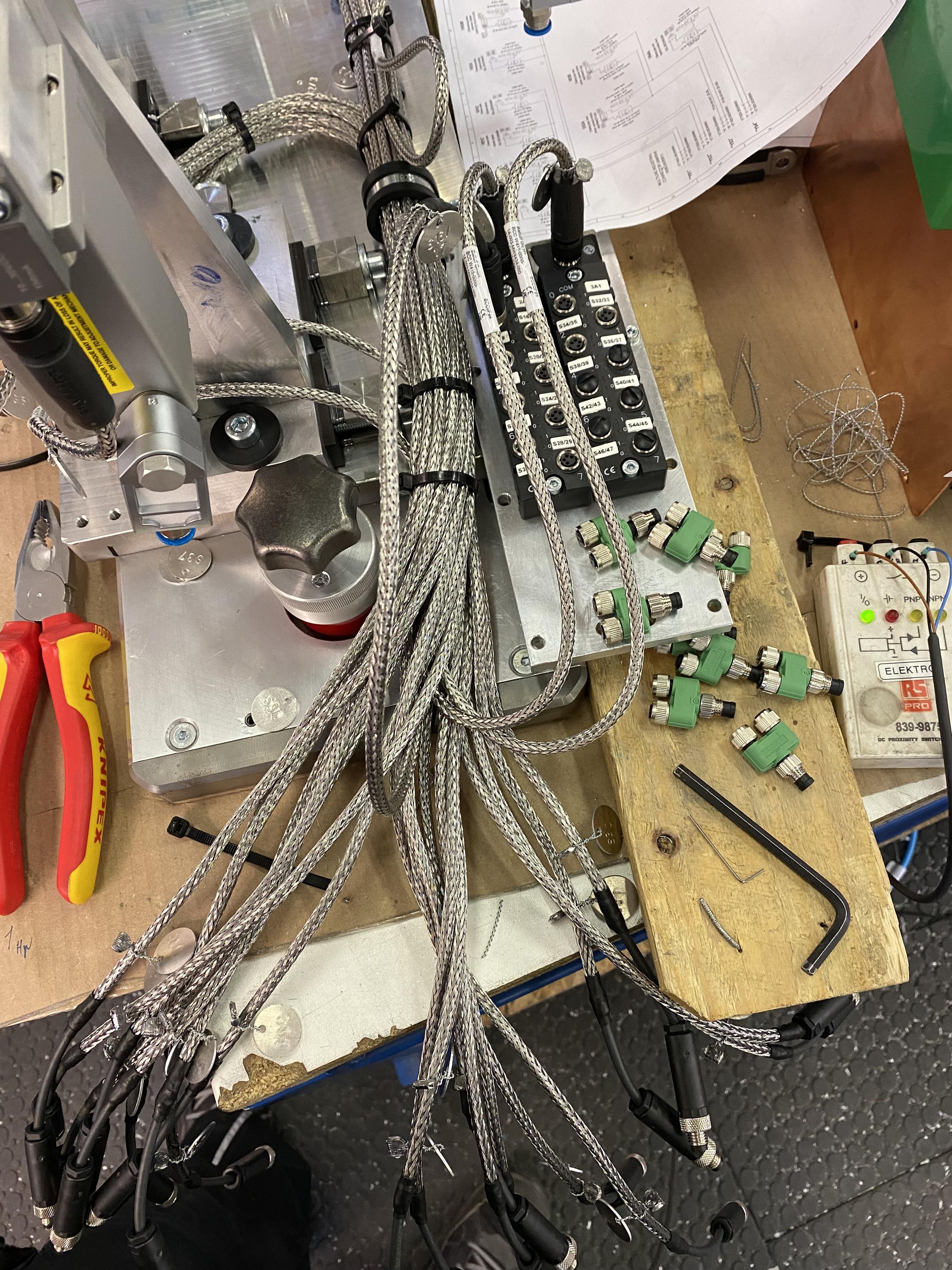 Elektromontážní a elektroinstalační práce Ing. Oleg Tutin foto 2