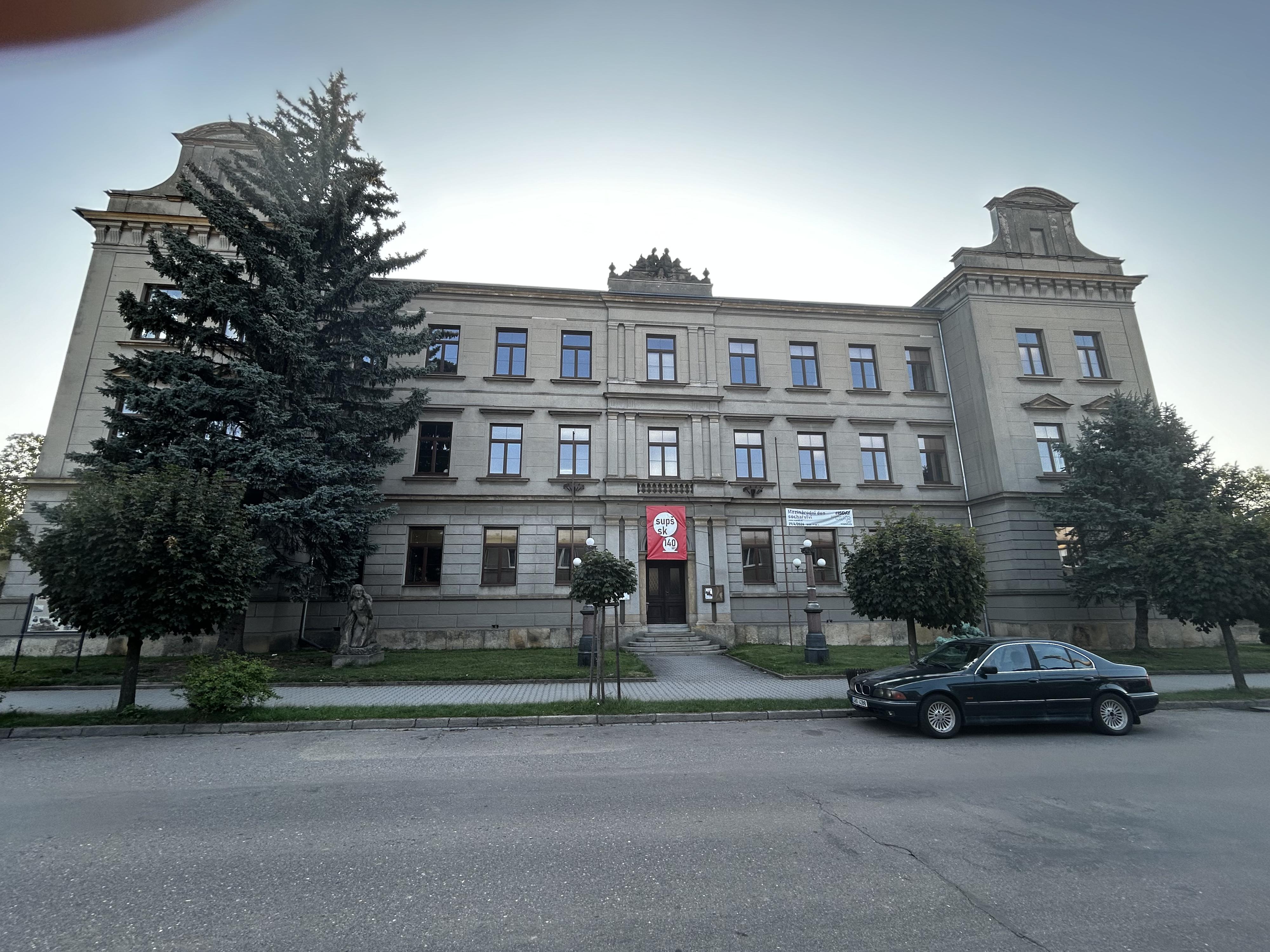 Střední uměleckoprůmyslová škola sochařská a kamenická, Hořice, příspěvková organizace foto 3
