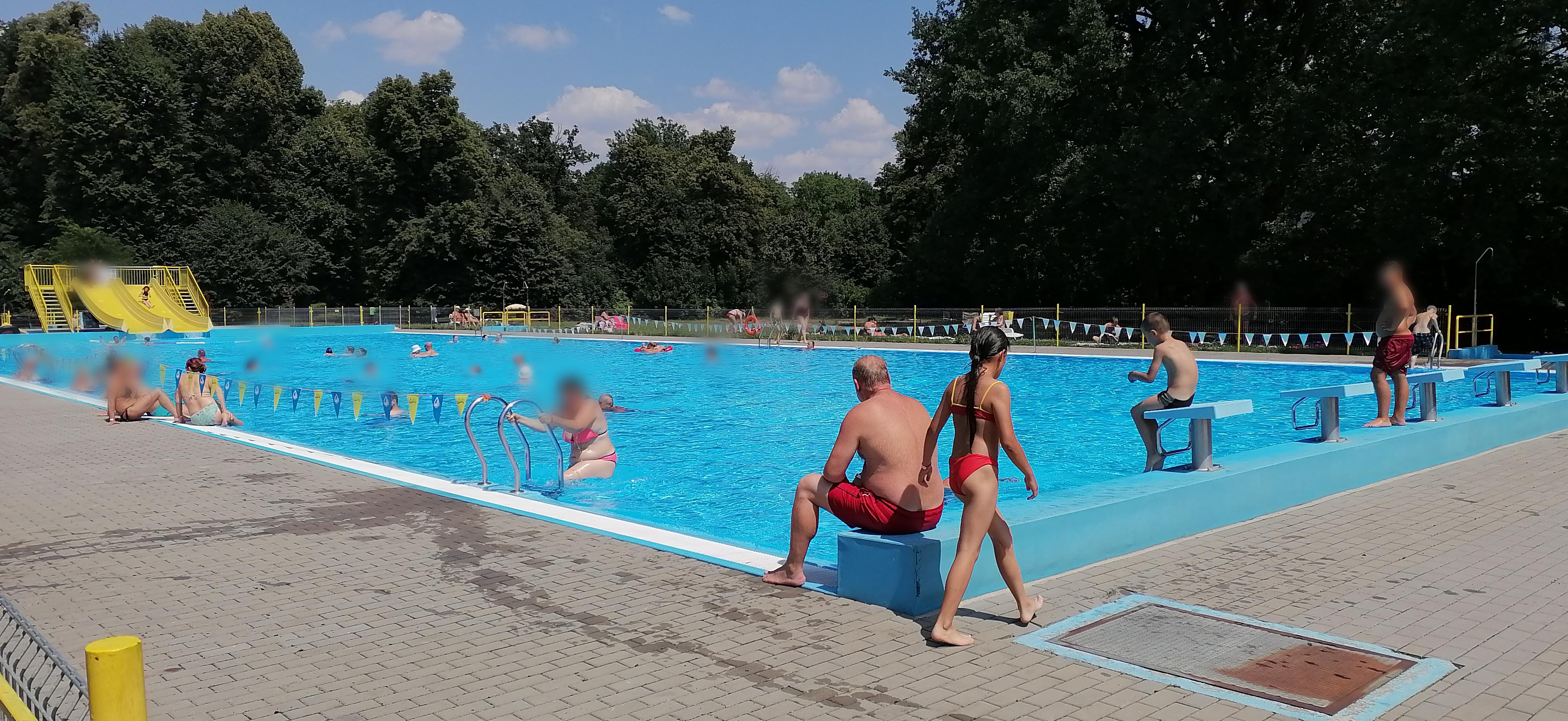 Zámecké koupaliště Holešov foto 2