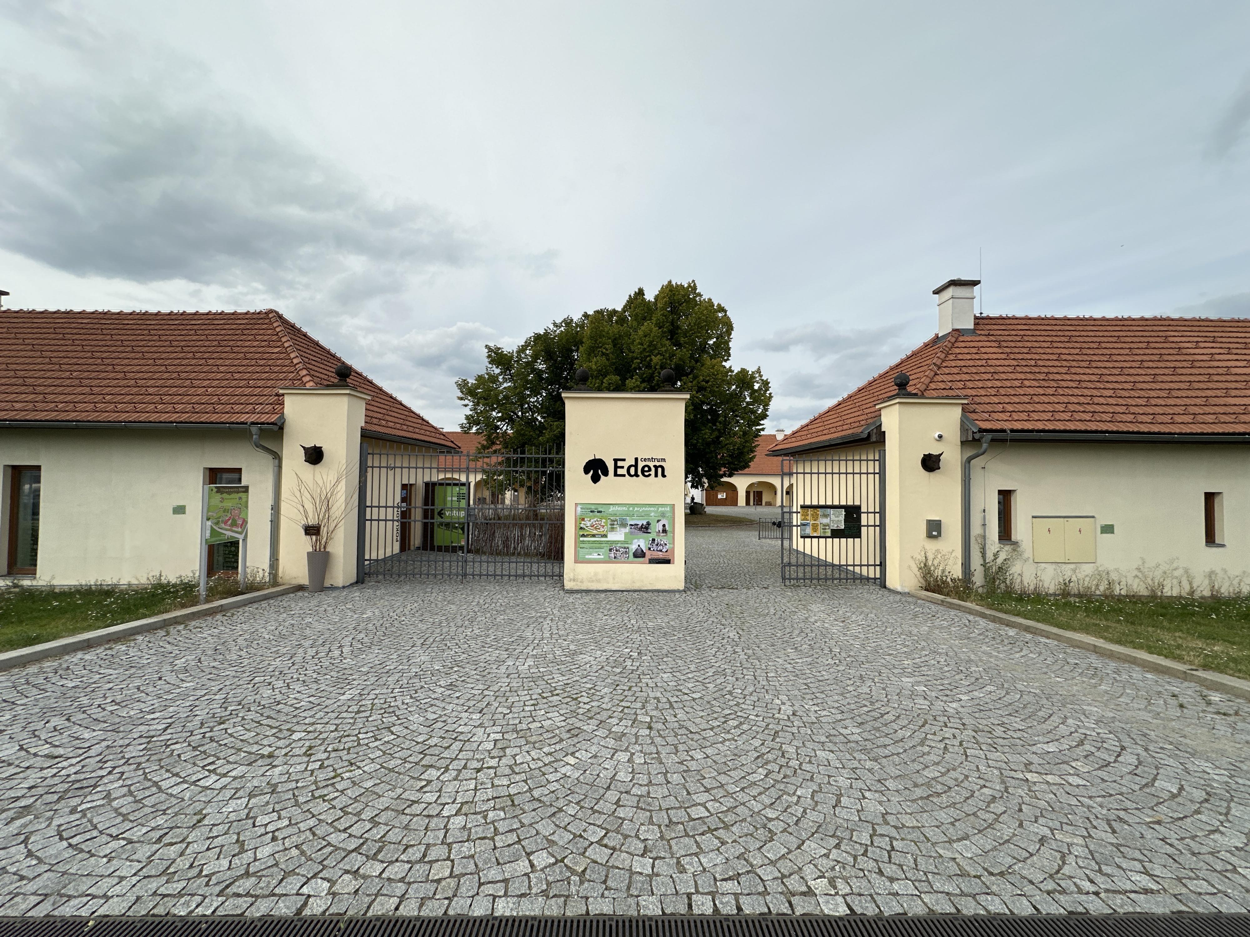 EVSELECT s.r.o. - nabíjecí stanice foto 6