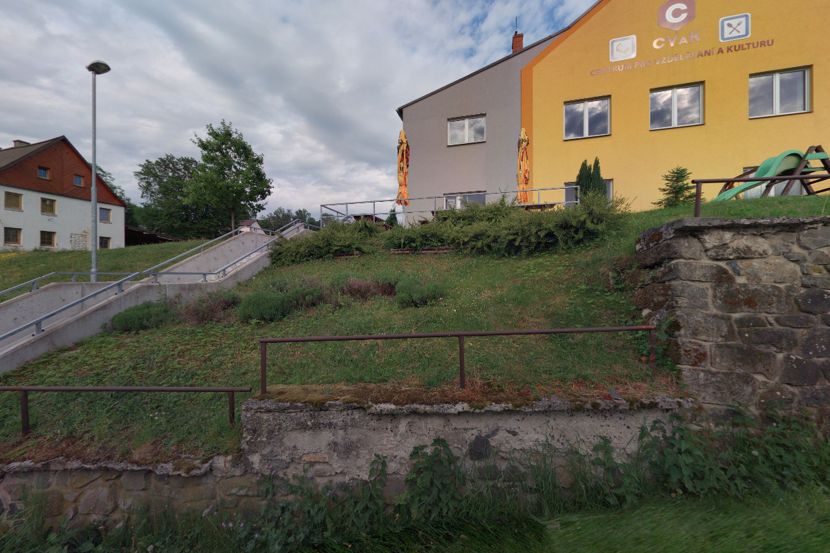 Nabíjecí stanice Centrum pro vzdělávání a kulturu Nový Oldřichov foto 2
