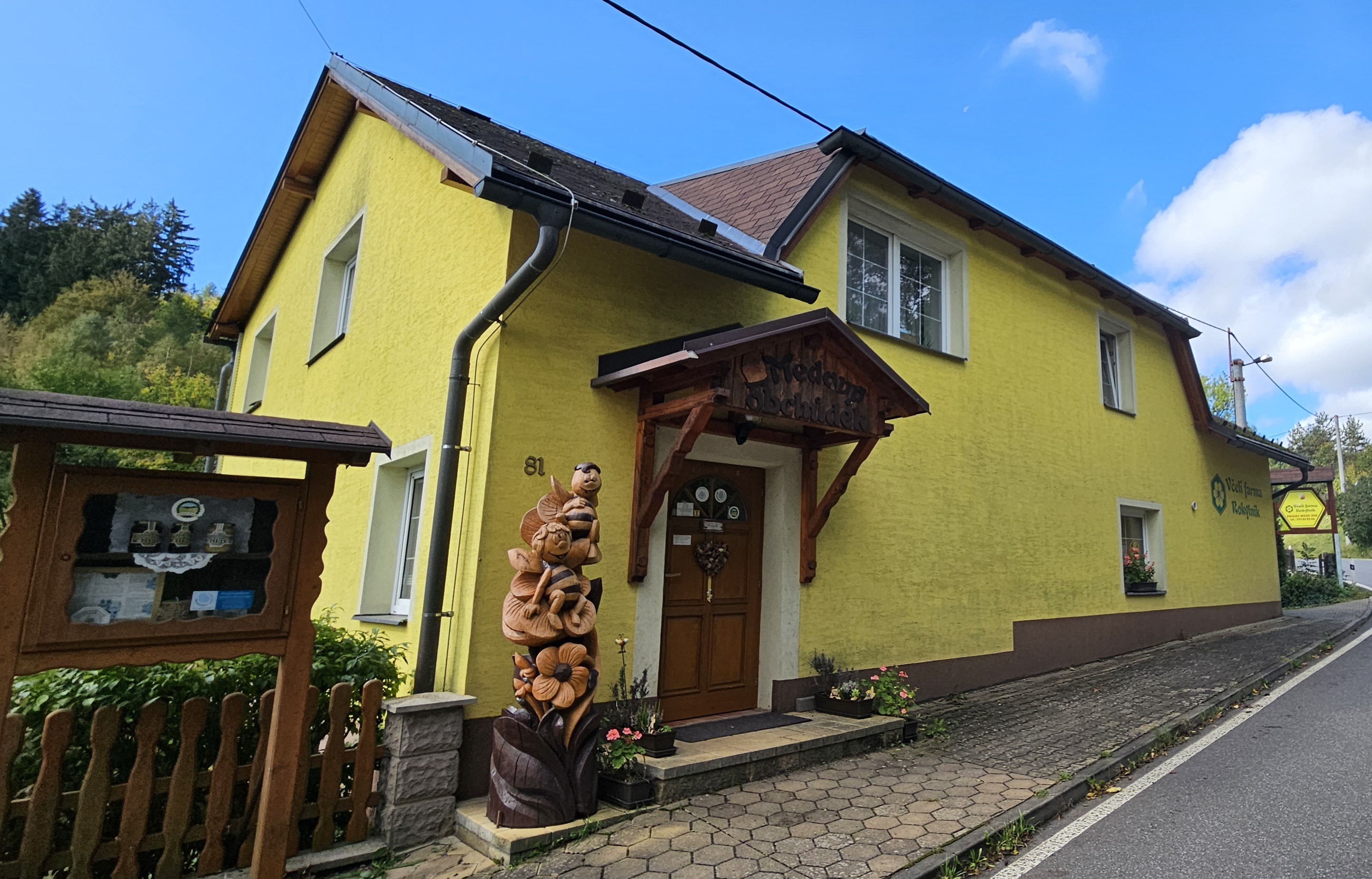 Včelí farma - Simona Adamcová