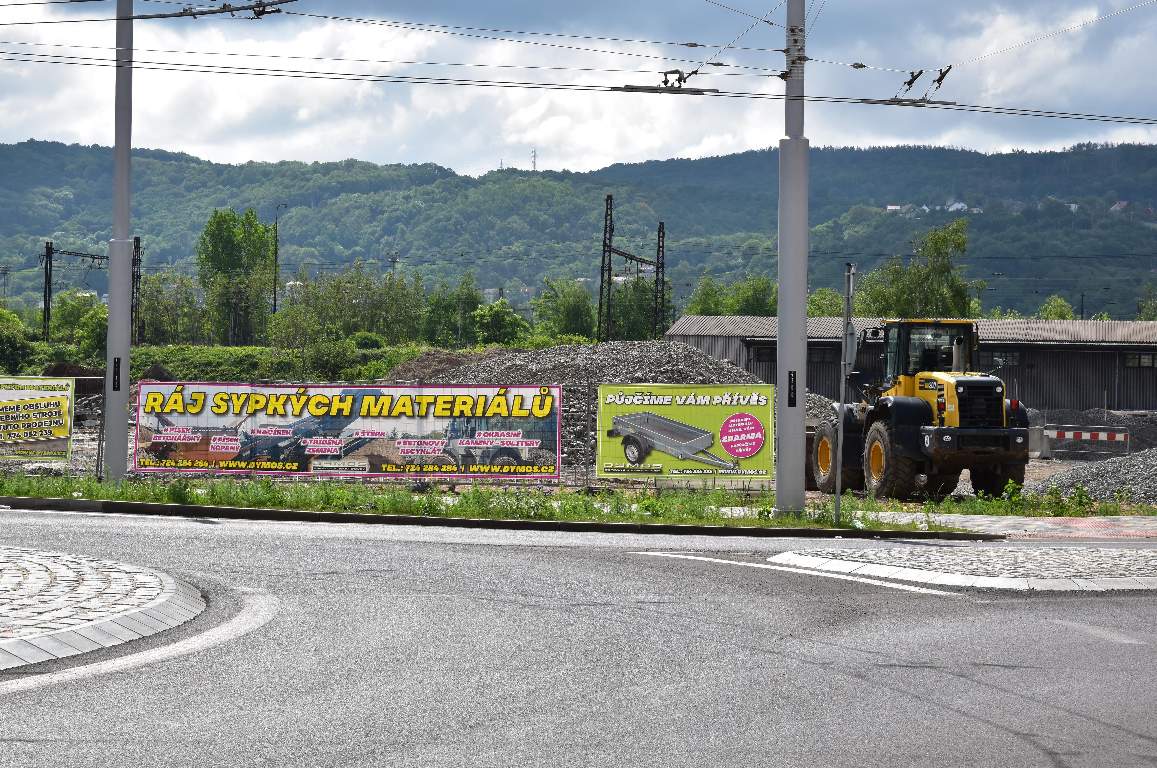 Ráj sypkých materiálů Dymos