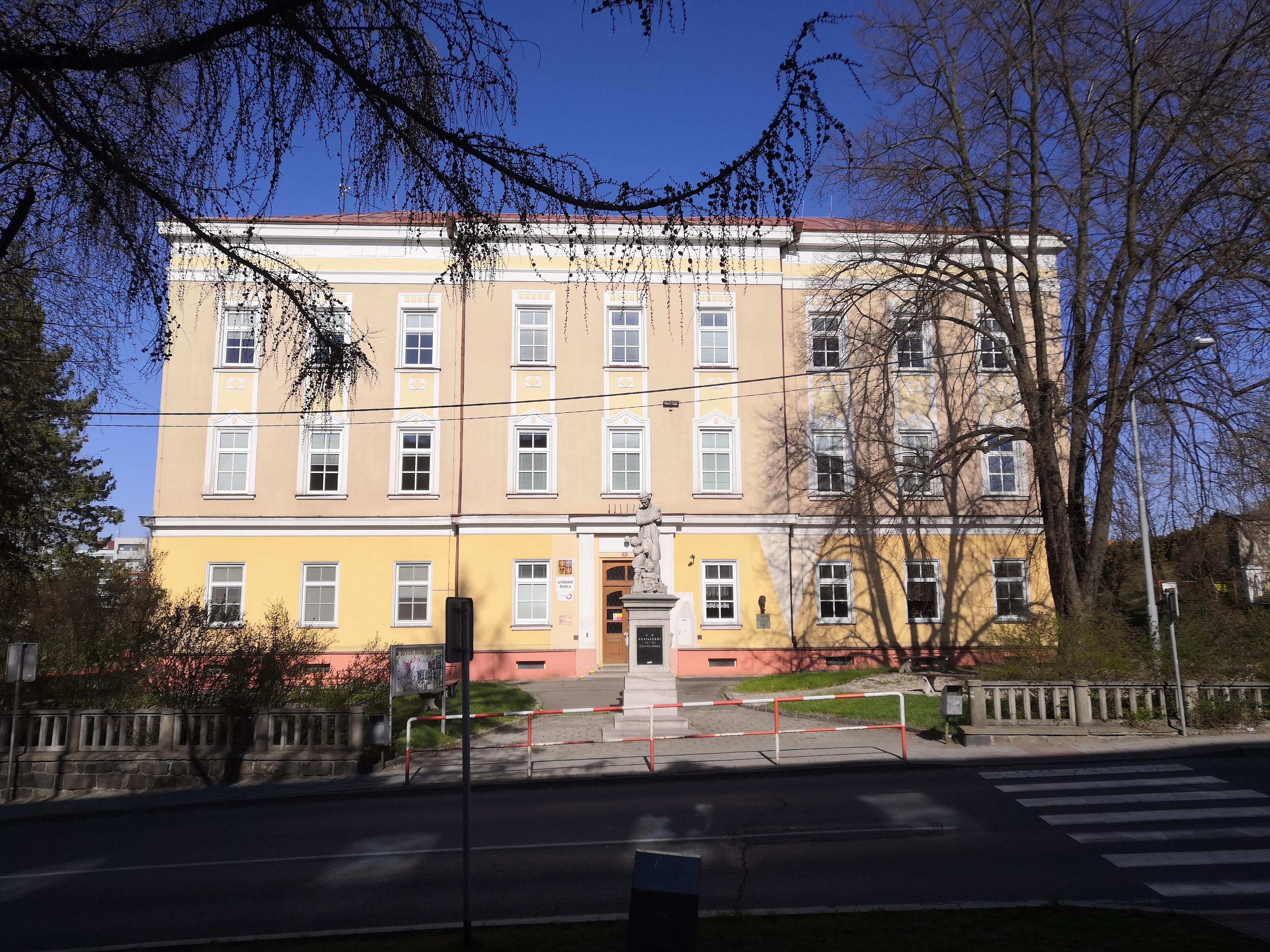 Střední škola, Odry