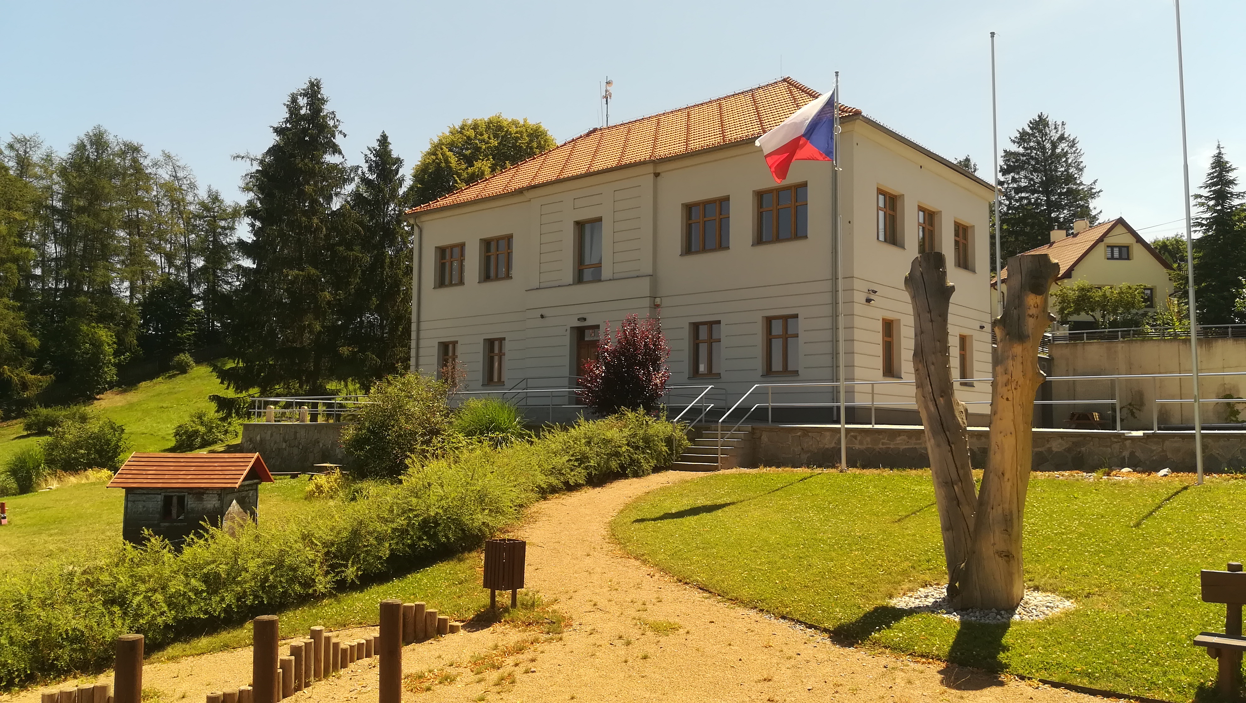 Okrouhlo - obecní úřad foto 3