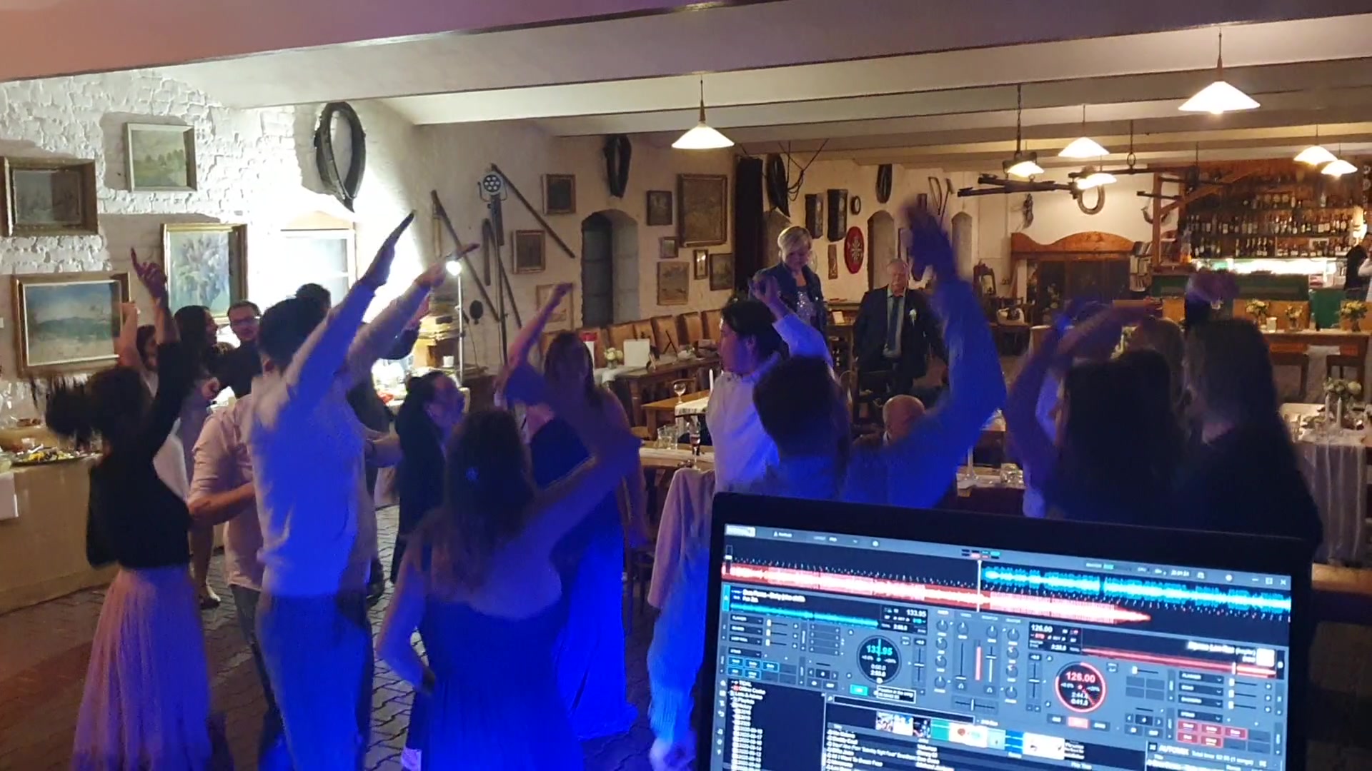 Patrik Wolf svatební DJ a moderátor foto 2 (náhled videa)