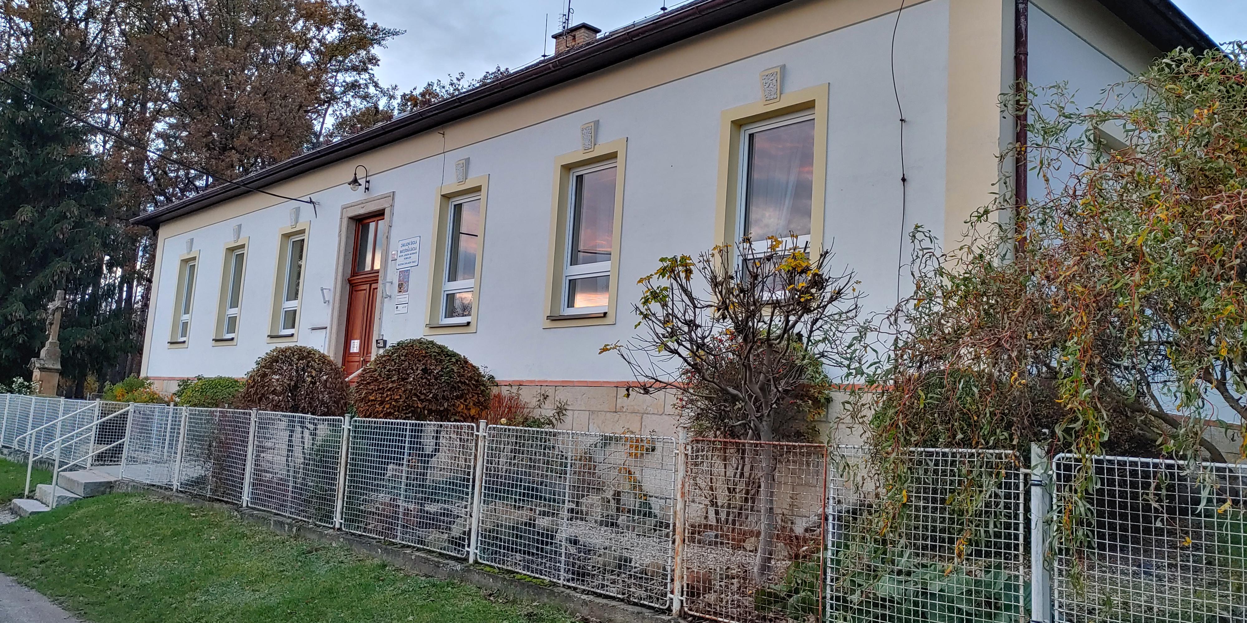 ZŠ a MŠ MUDr. Josefa Moravce, Nemojov foto 3