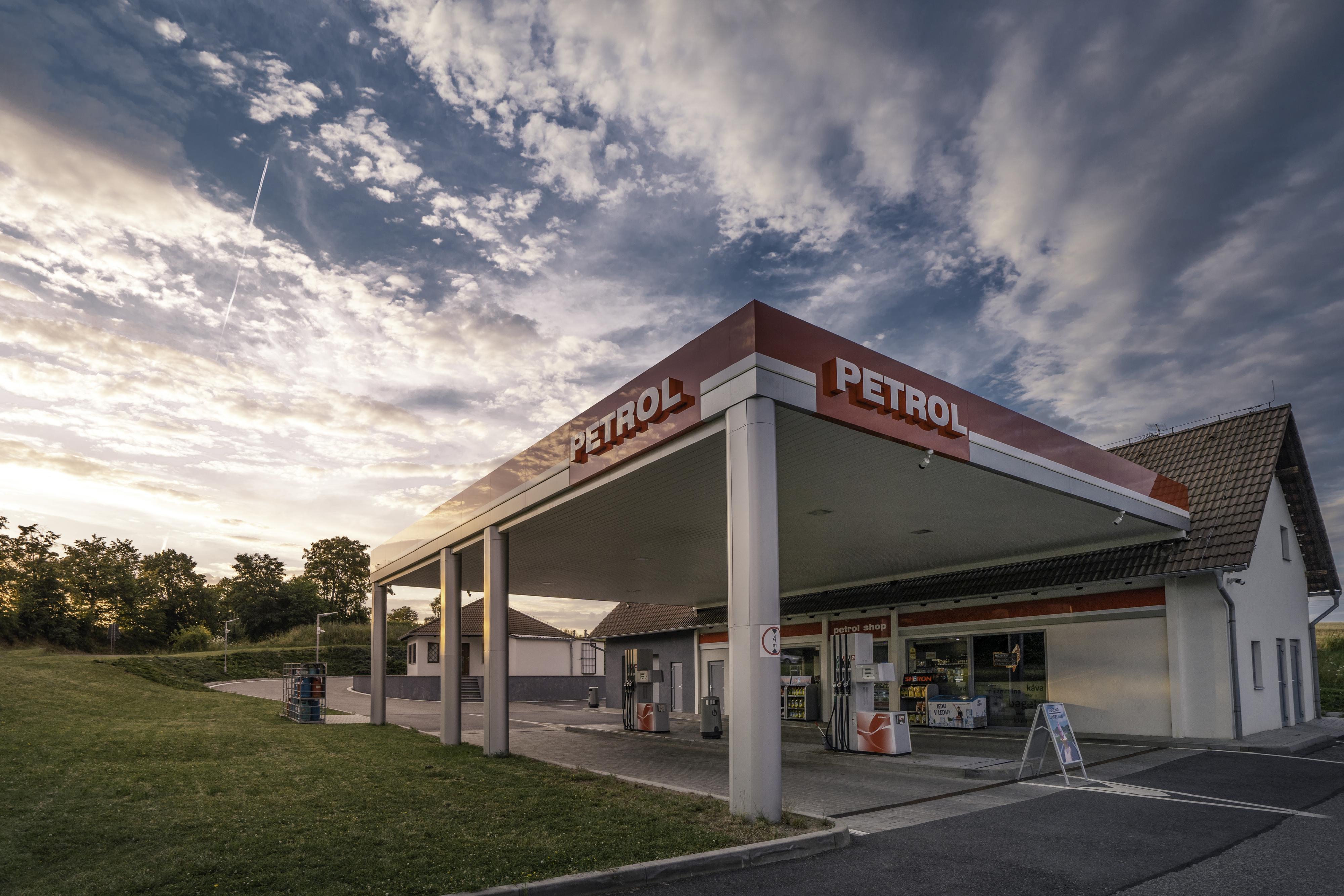 PETROL foto 2