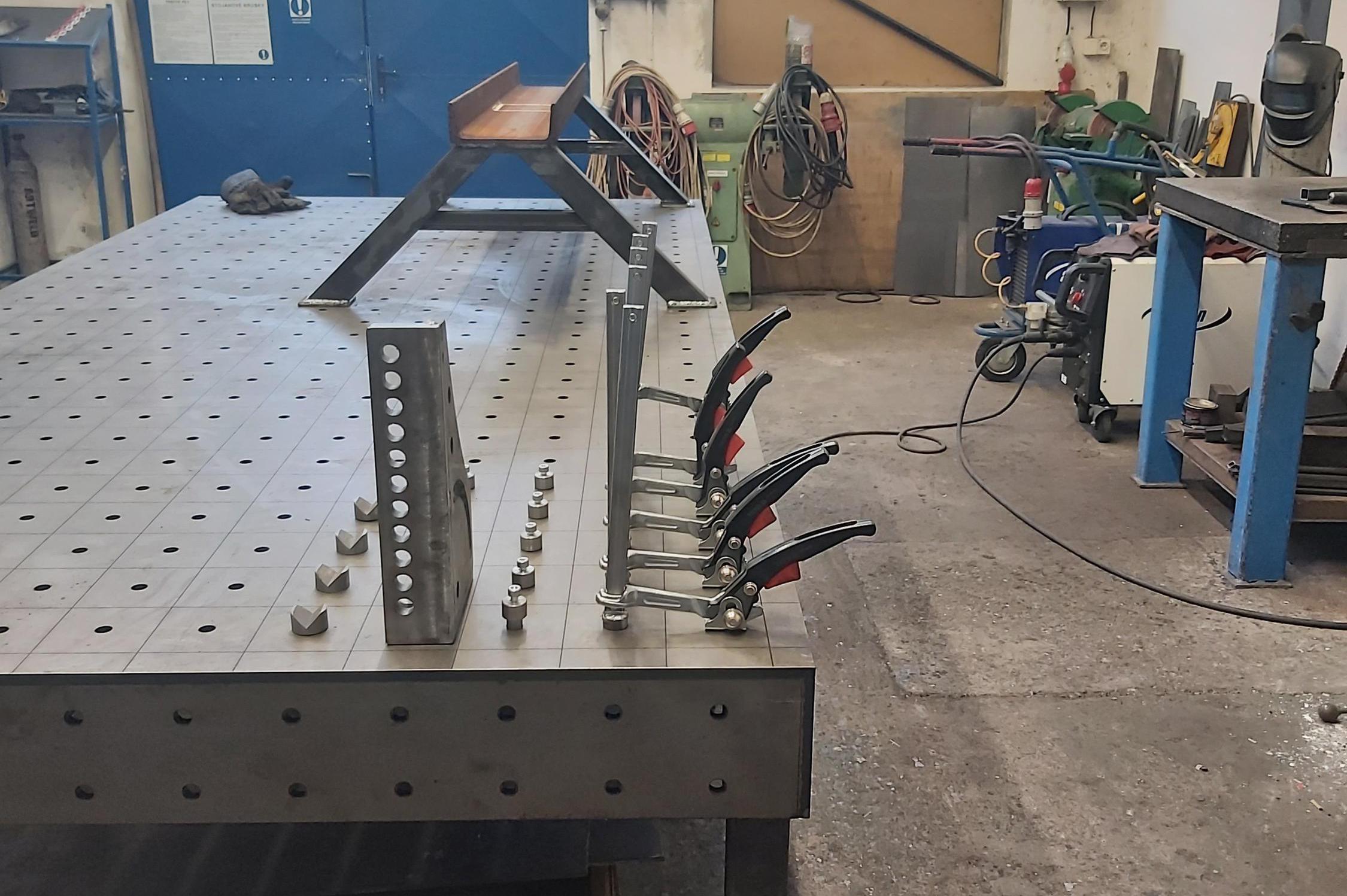 Zámečnictví /Kovovýroba - RST- METALL, s.r.o.