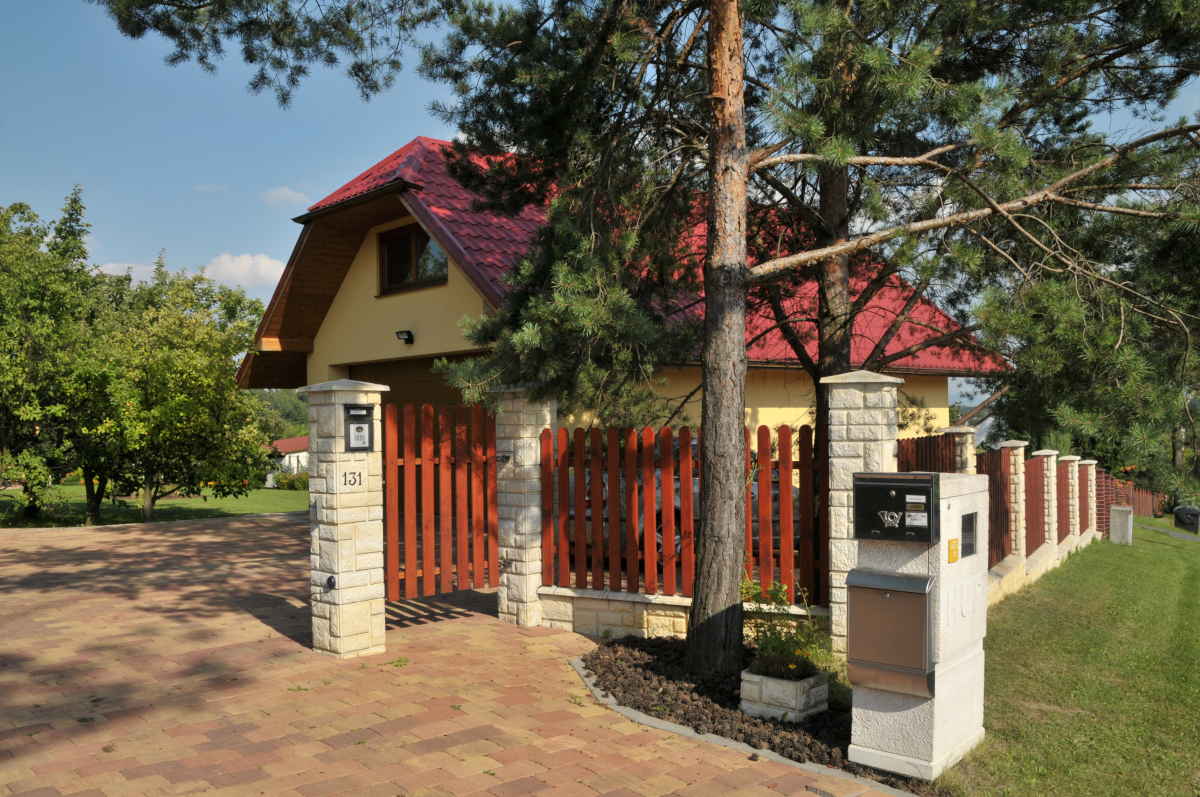 EXAMPLE, spol. s r.o.