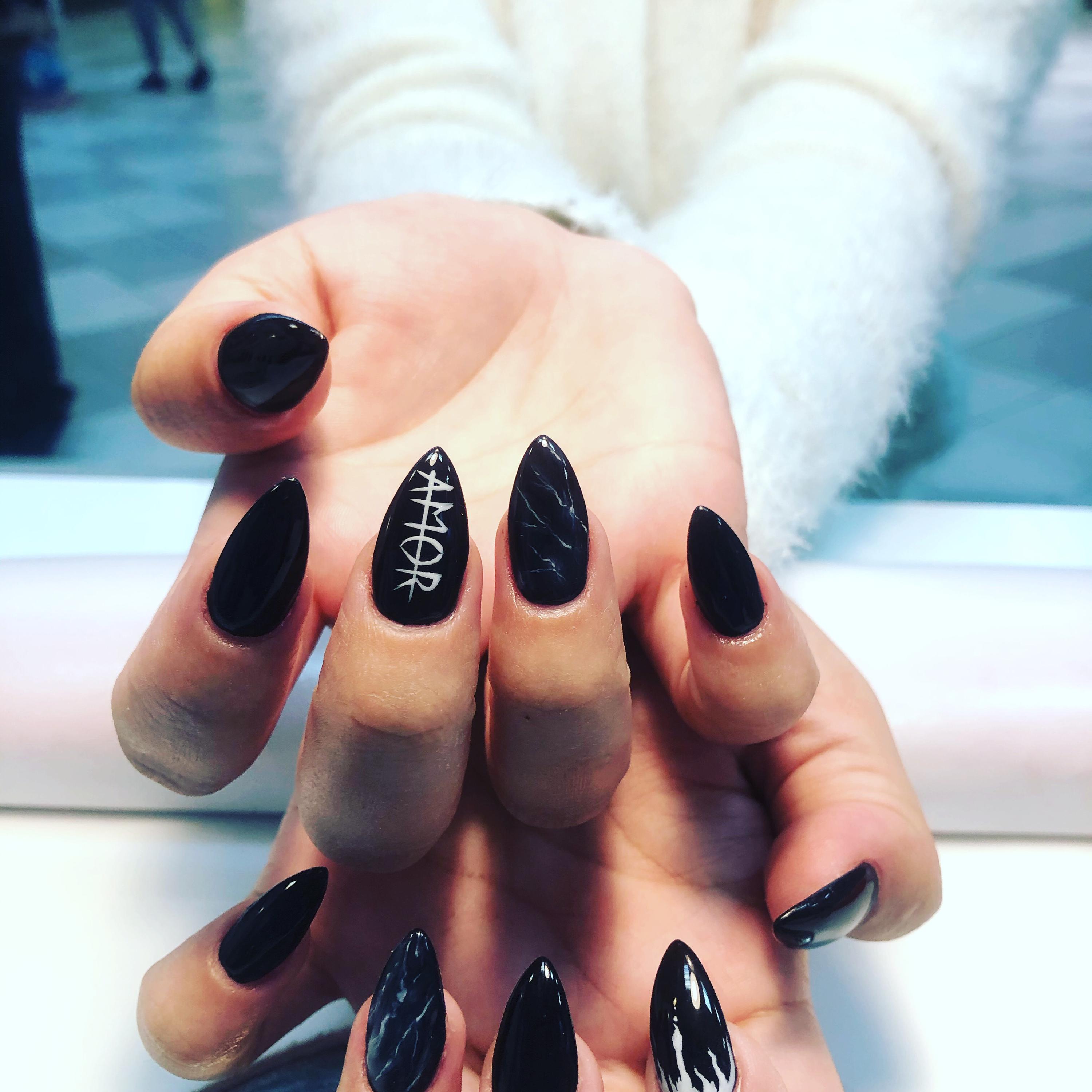 Royal Nail nehtové studio foto 5