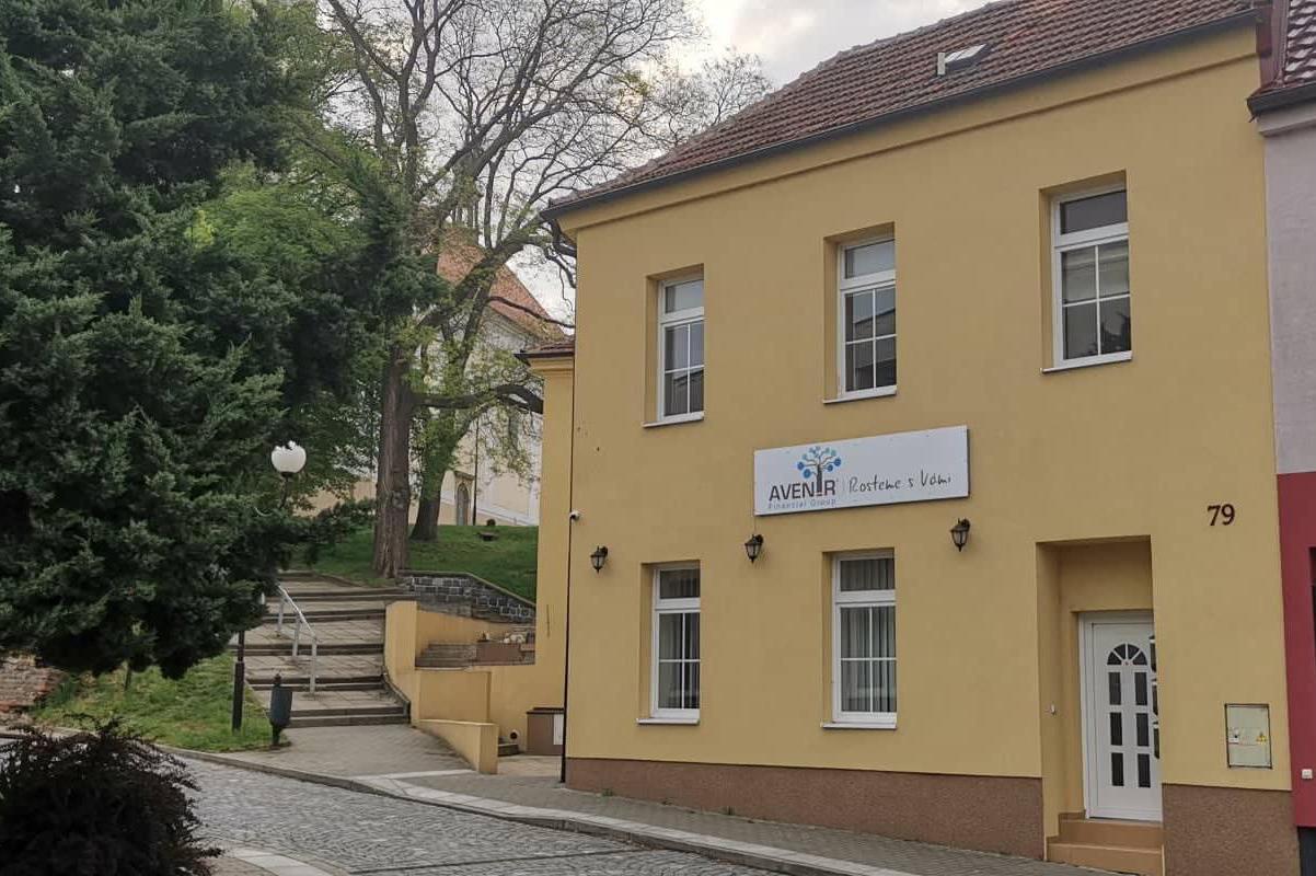 Renáta Ticháčková - Avenir Financial Group