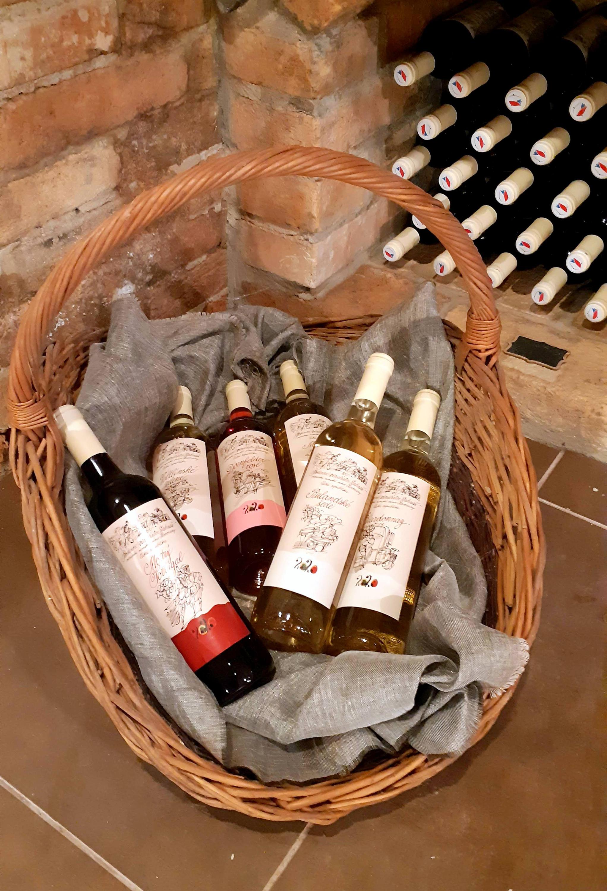 Rodinné vinařství Zahnaš foto 6