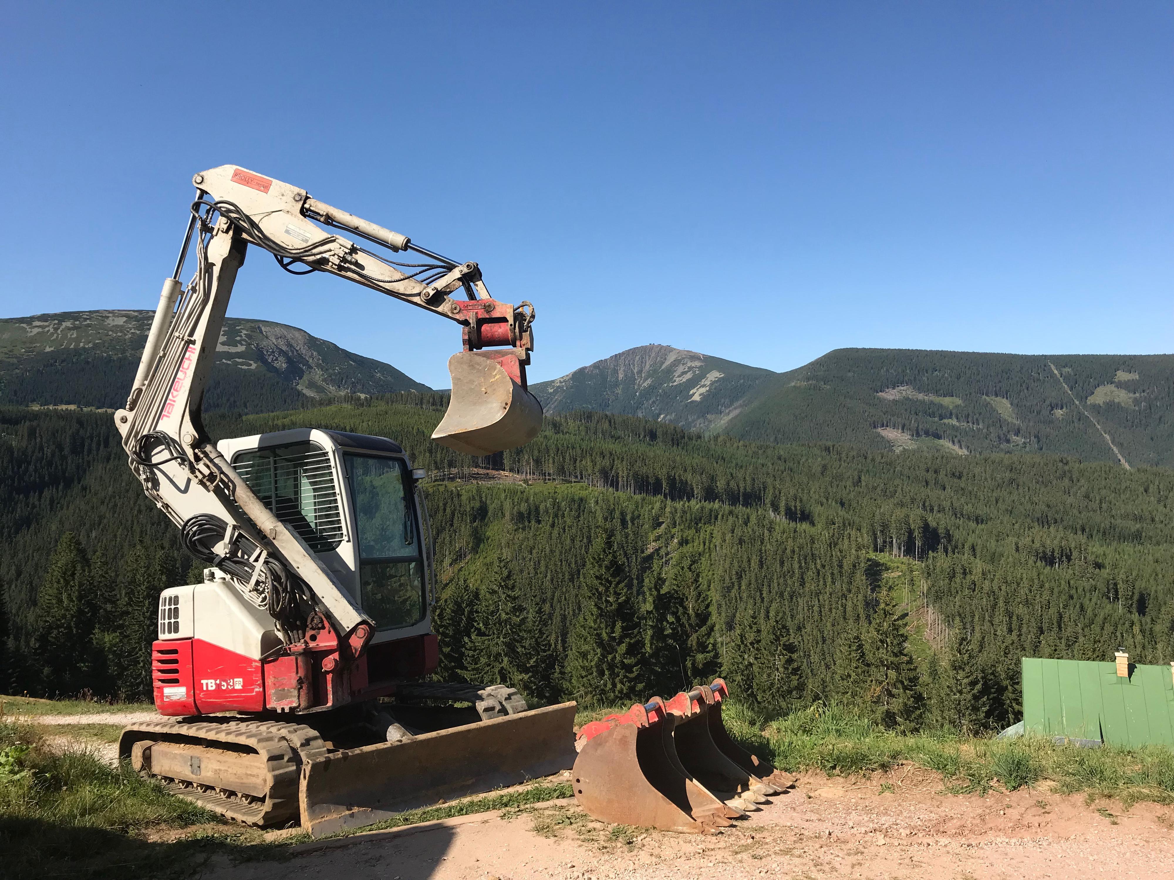 Servis a pronájem stavební mechanizace - BROLLY foto 4