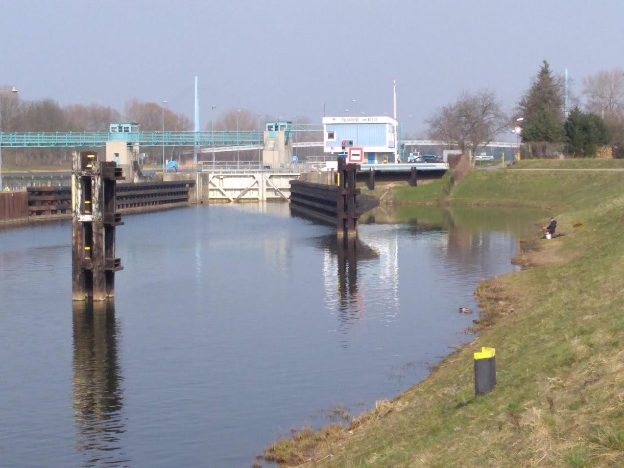 Plavební komora Čelákovice